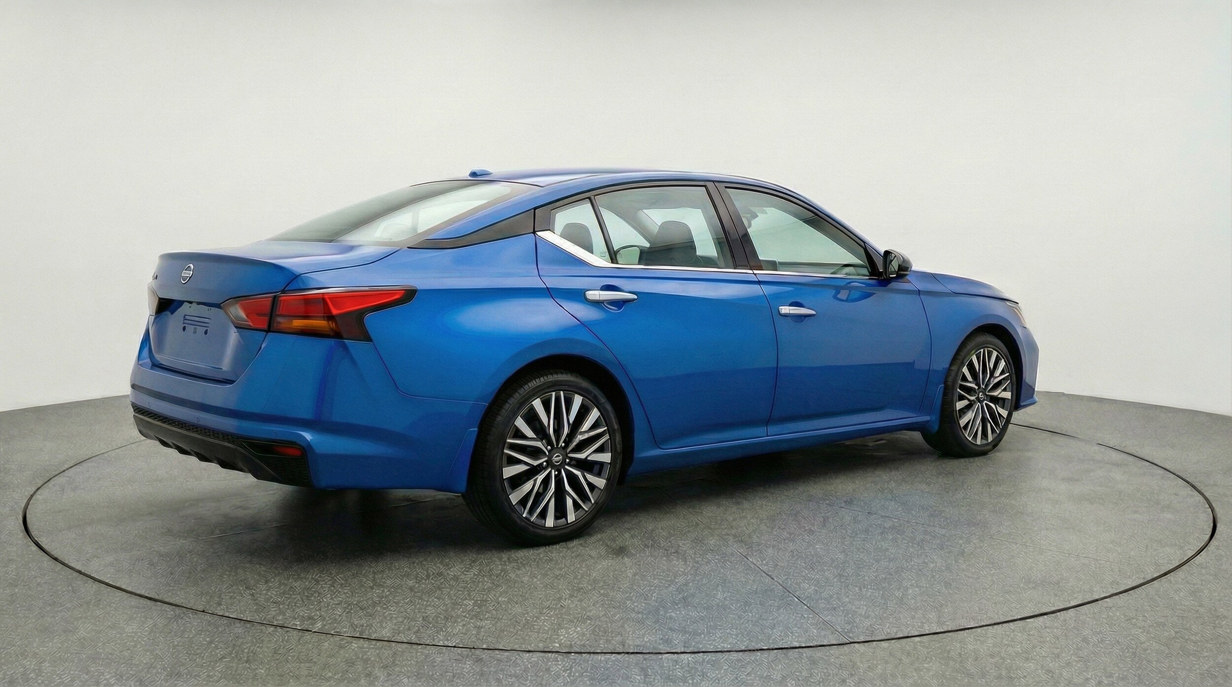 Thumbnail: 2025 Nissan Altima - 9