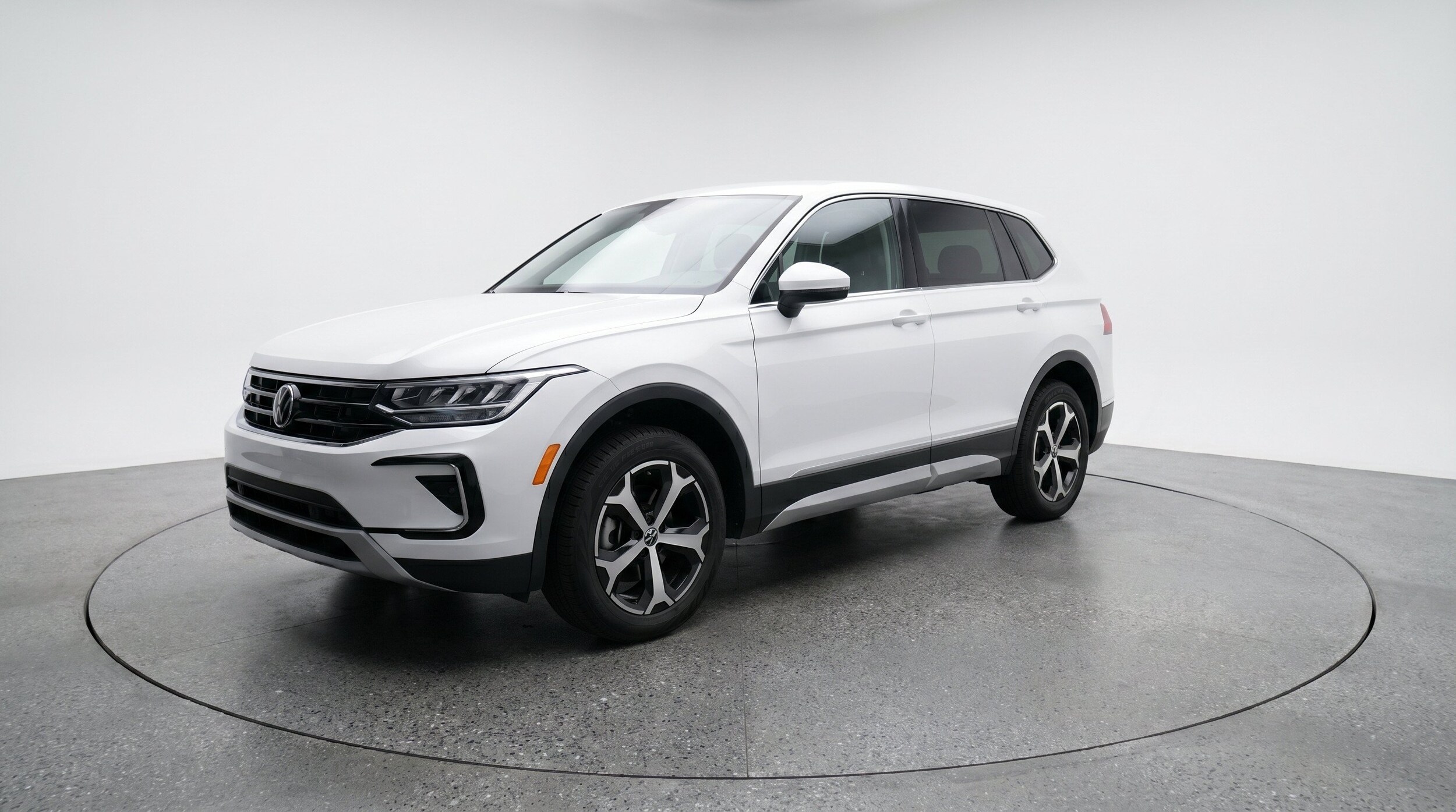 Thumbnail: 2026 Volkswagen Tiguan - 3