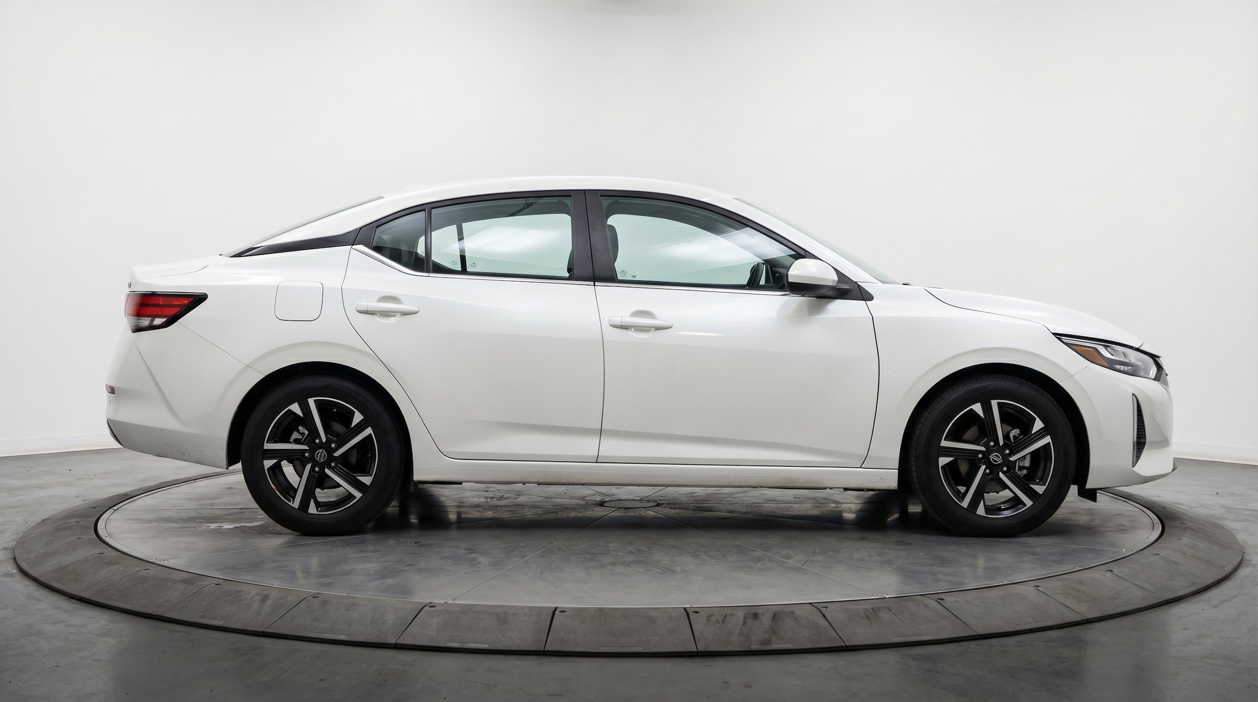Thumbnail: 2025 Nissan Sentra - 11