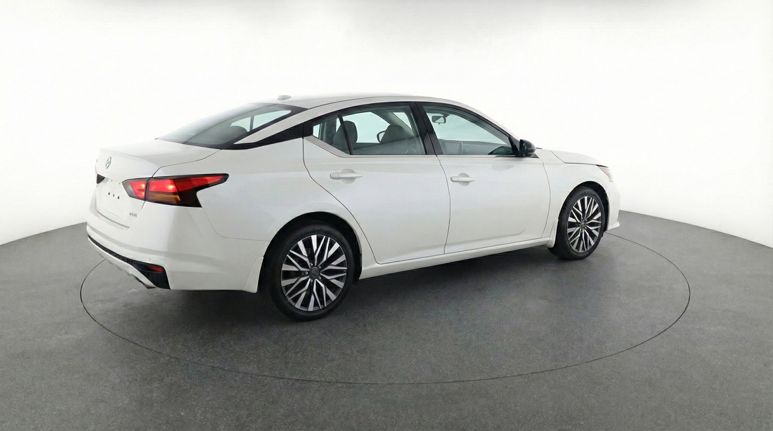 Thumbnail: 2025 Nissan Altima - 9