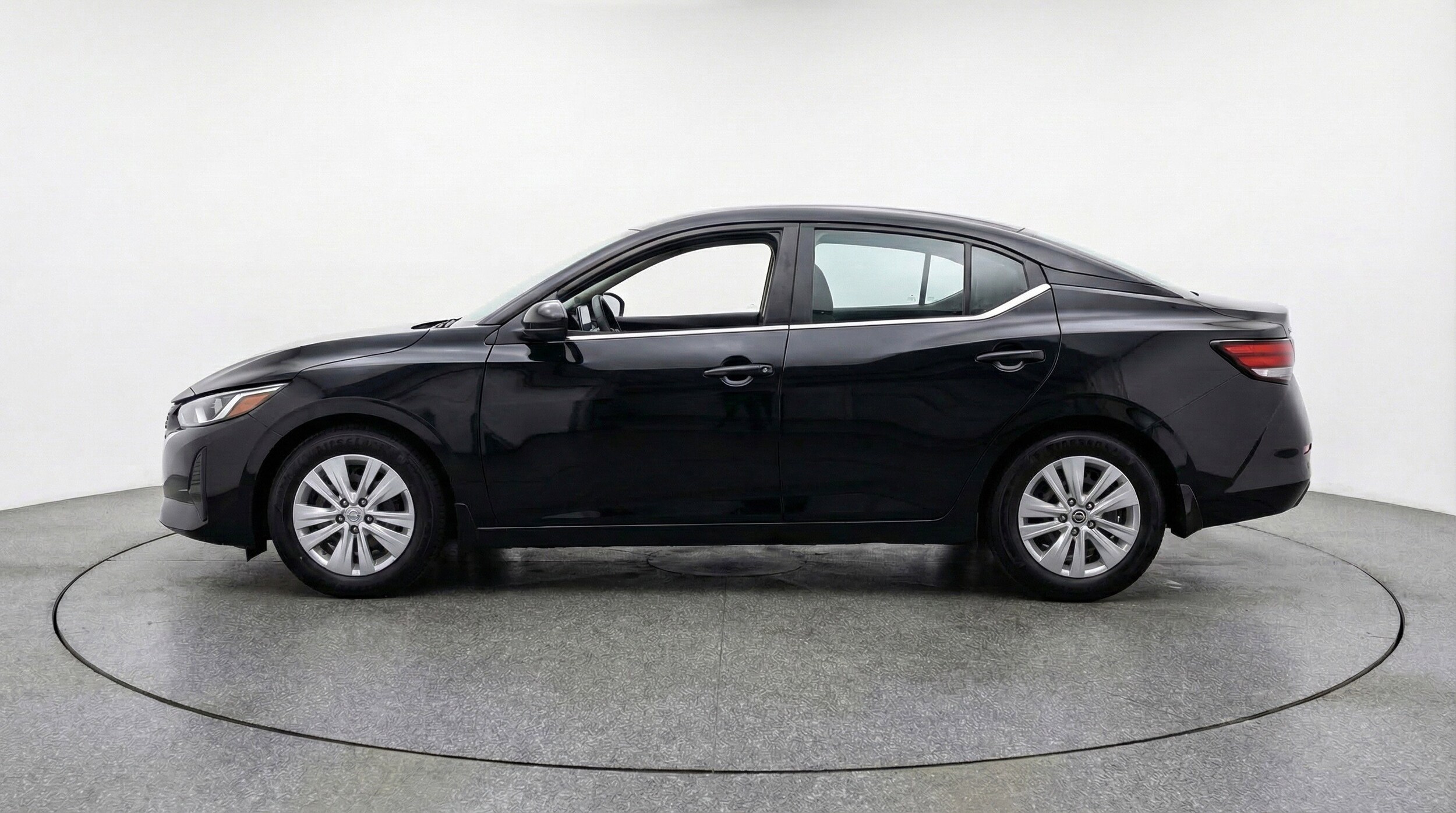 Thumbnail: 2025 Nissan Sentra - 5