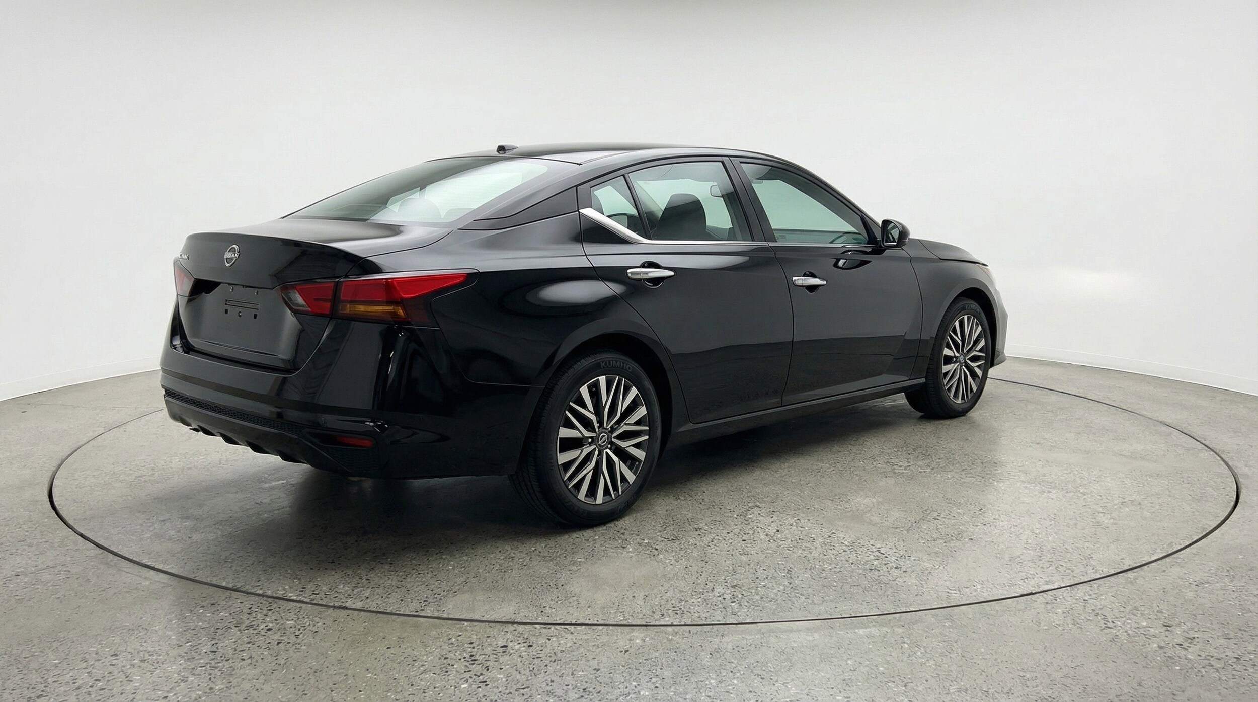 Thumbnail: 2025 Nissan Altima - 9