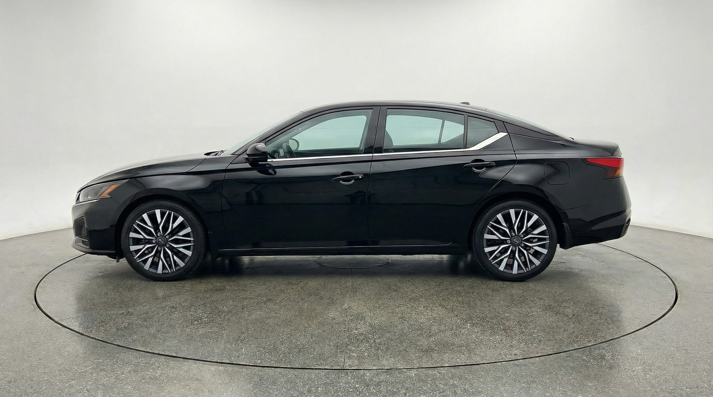 Thumbnail: 2025 Nissan Altima - 4