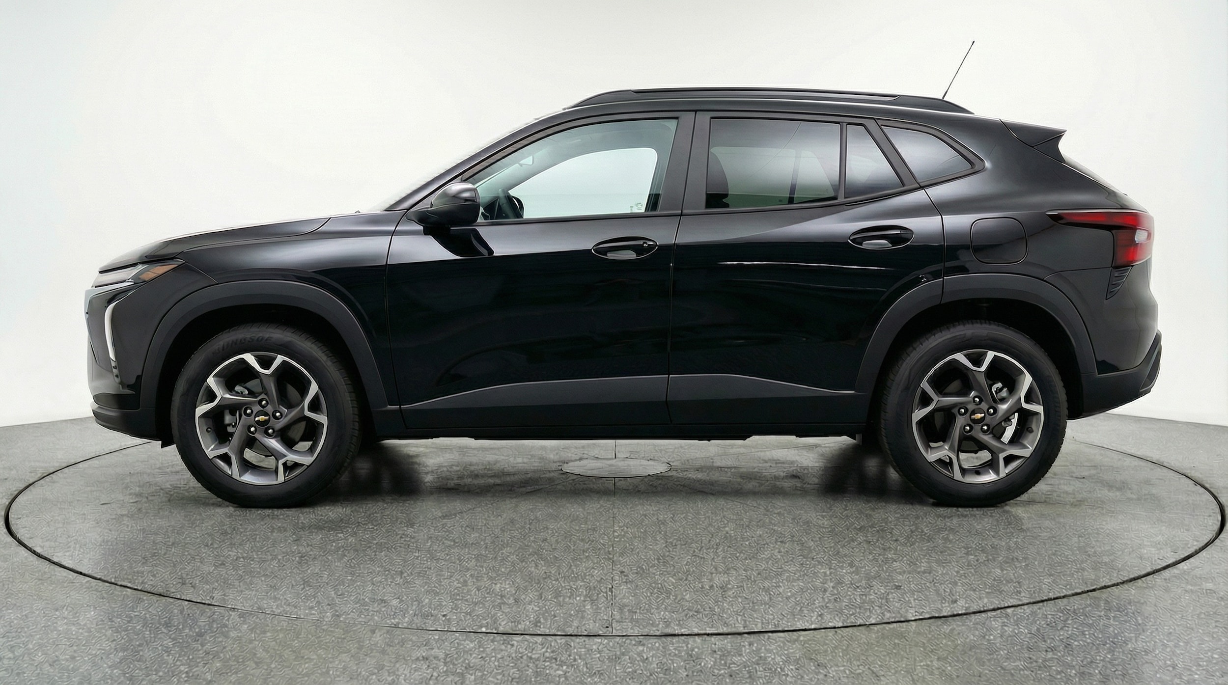 Thumbnail: 2025 Chevrolet Trax - 4