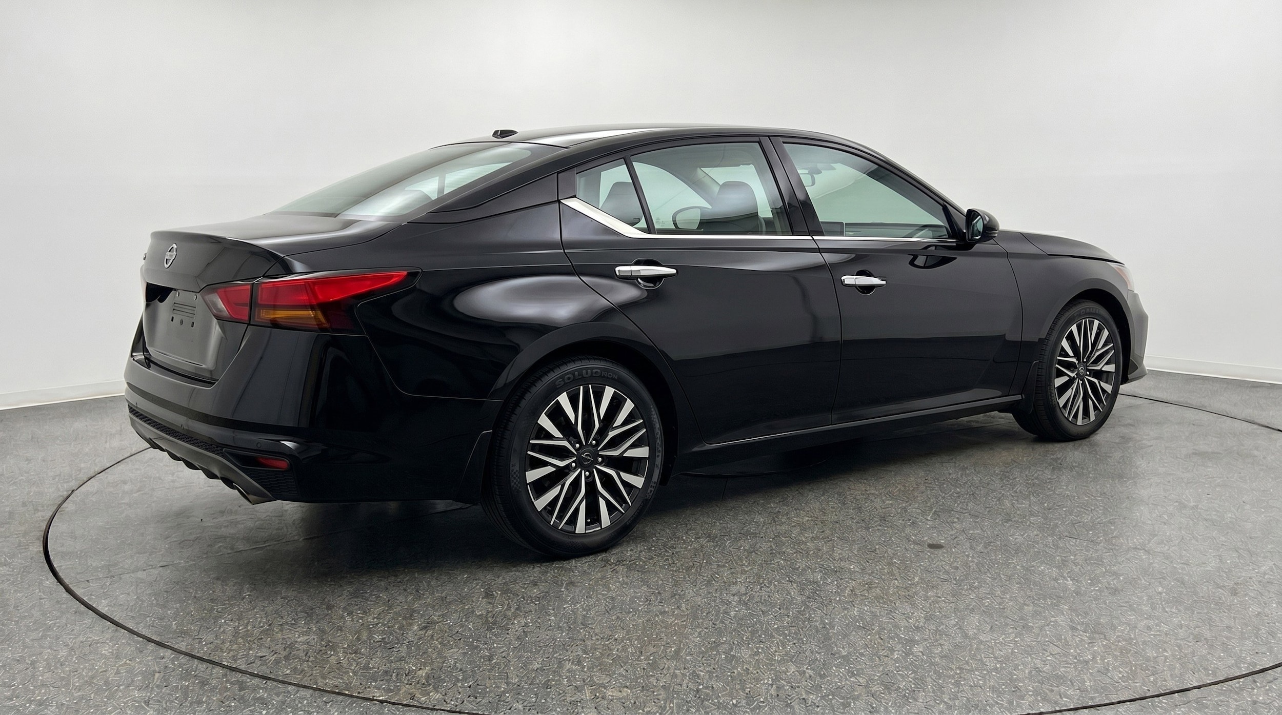 Thumbnail: 2025 Nissan Altima - 9