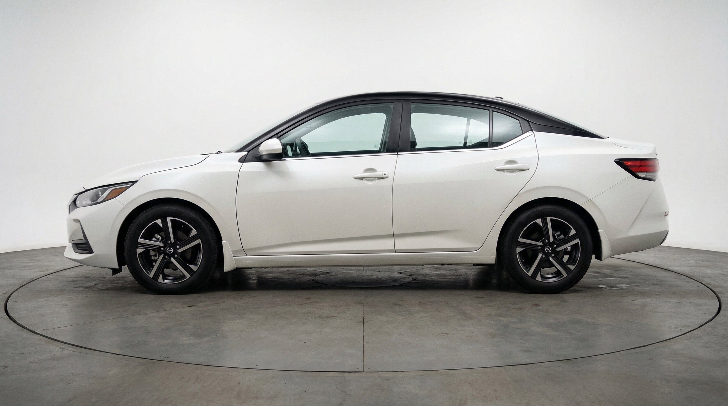 Thumbnail: 2025 Nissan Sentra - 5