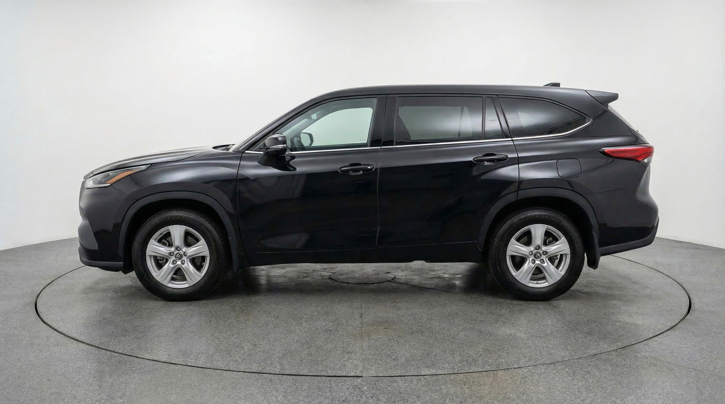 Thumbnail: 2025 Toyota Highlander - 5