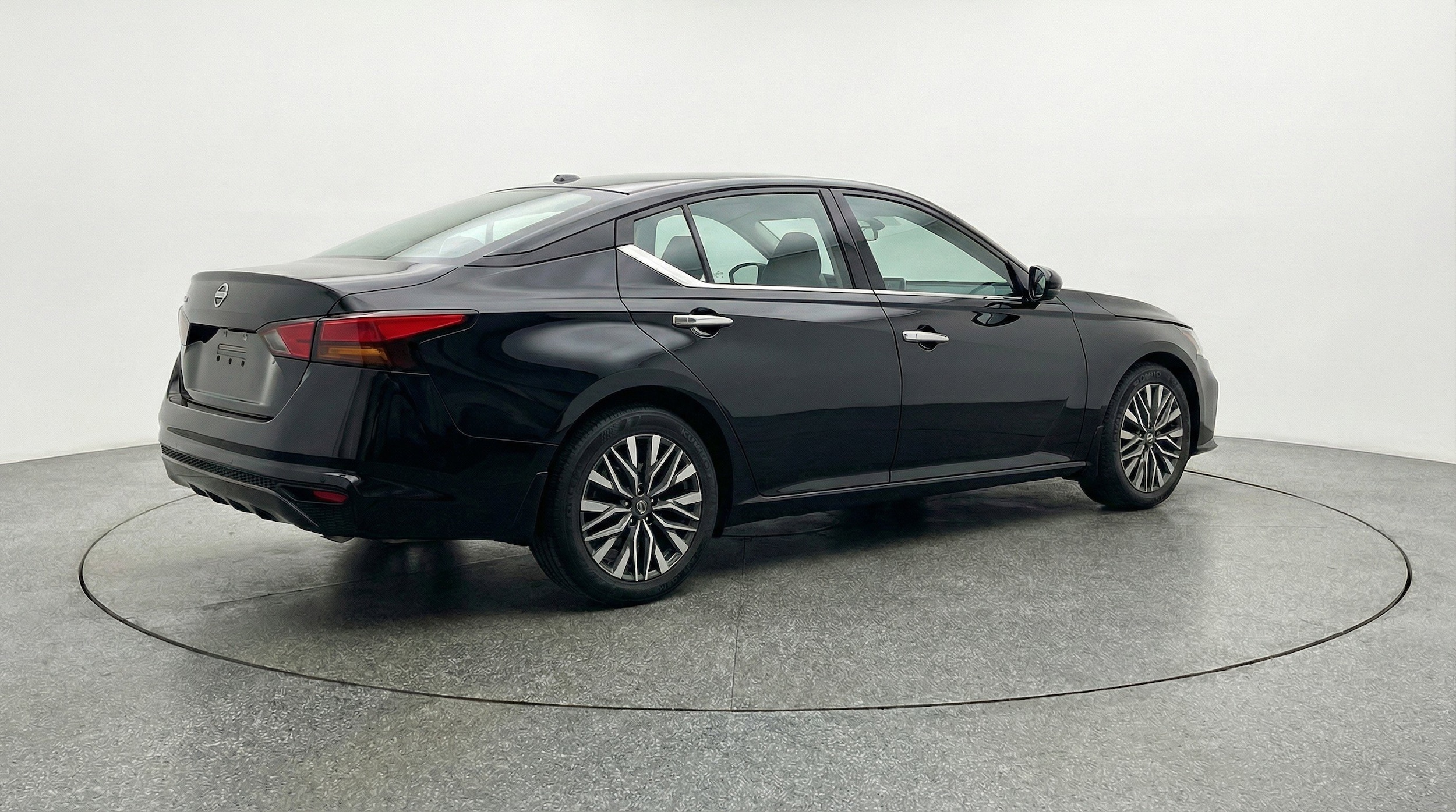 Thumbnail: 2025 Nissan Altima - 9