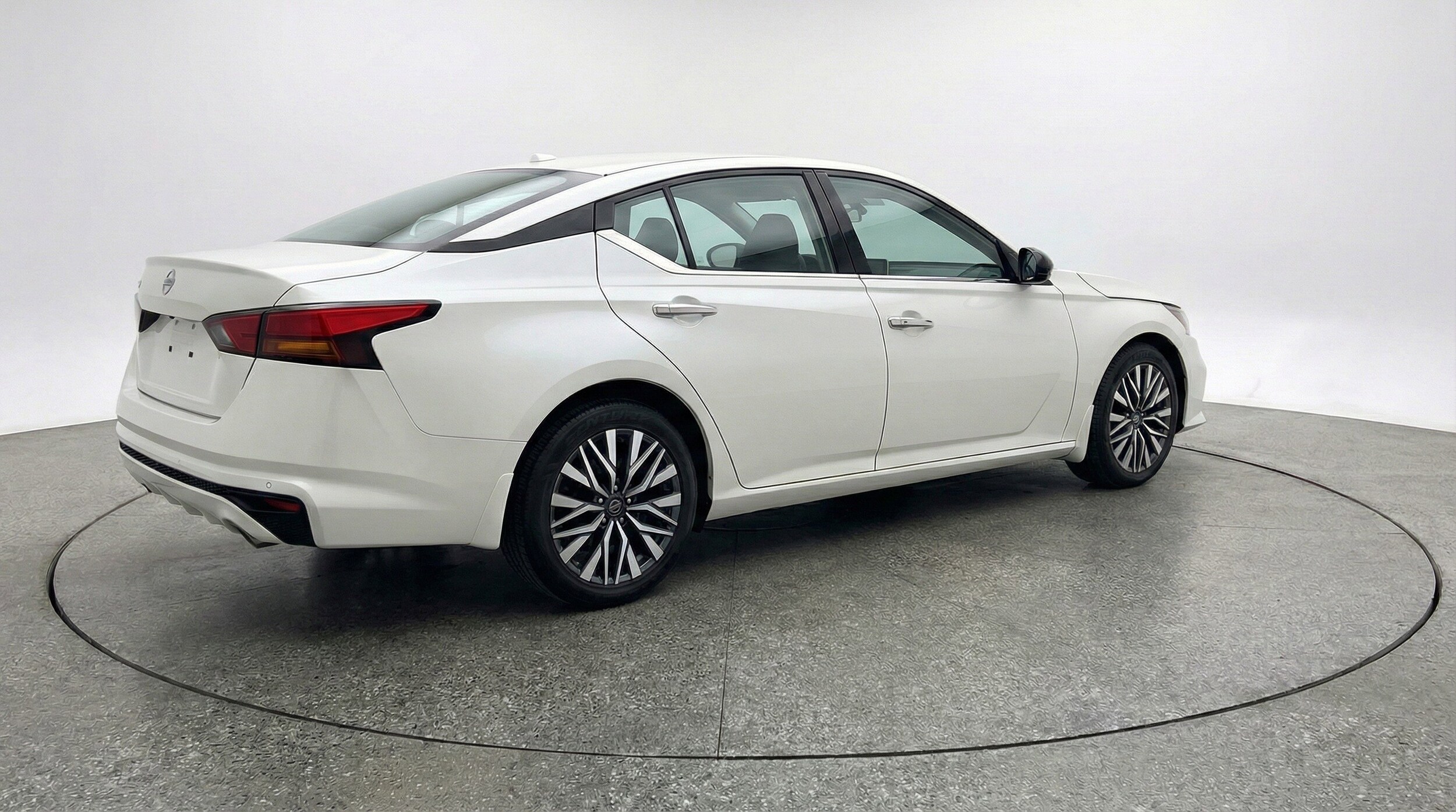 Thumbnail: 2025 Nissan Altima - 9