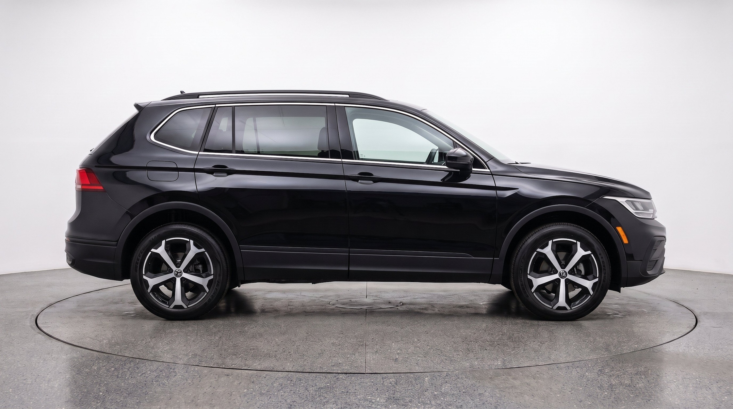 Thumbnail: 2026 Volkswagen Tiguan - 11
