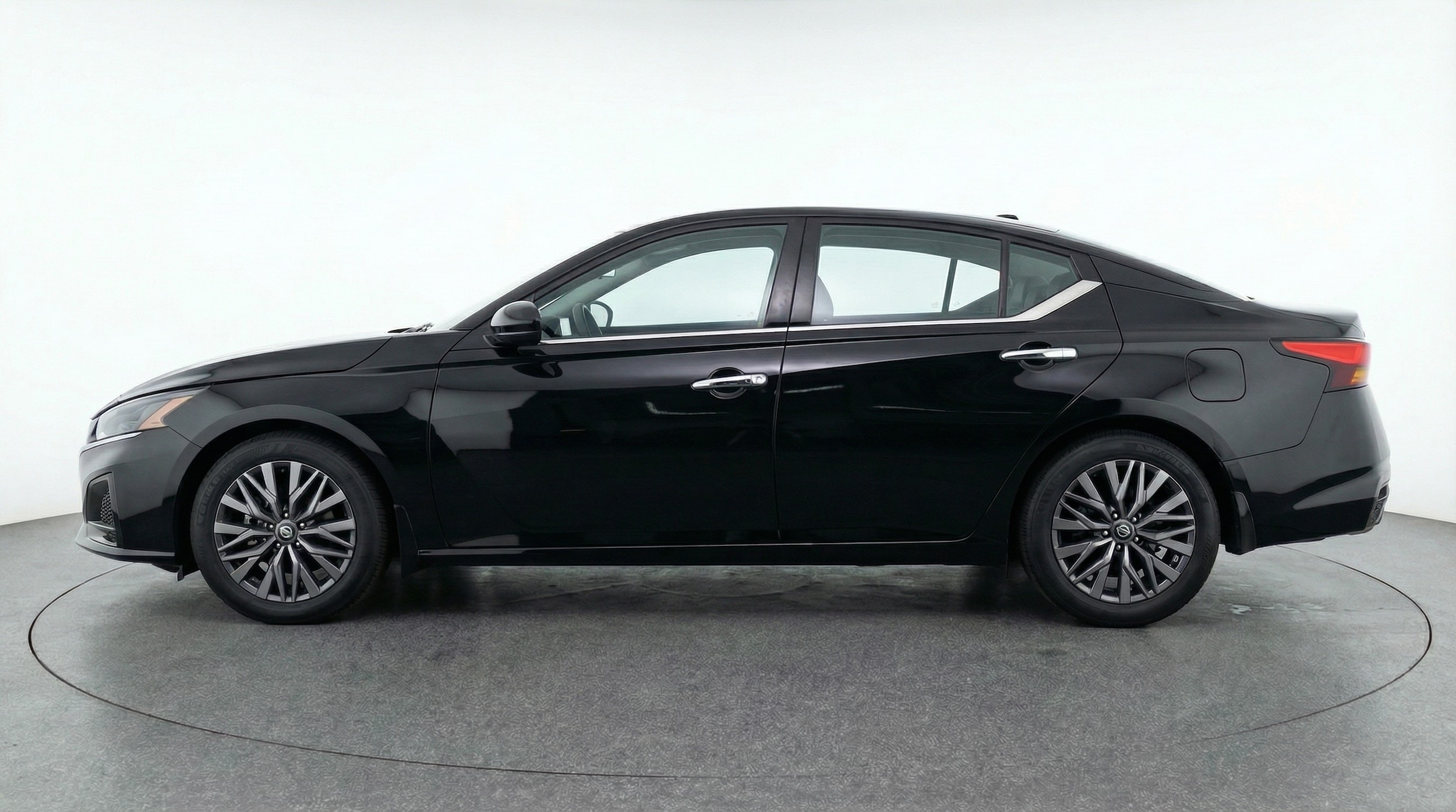 Thumbnail: 2025 Nissan Altima - 4