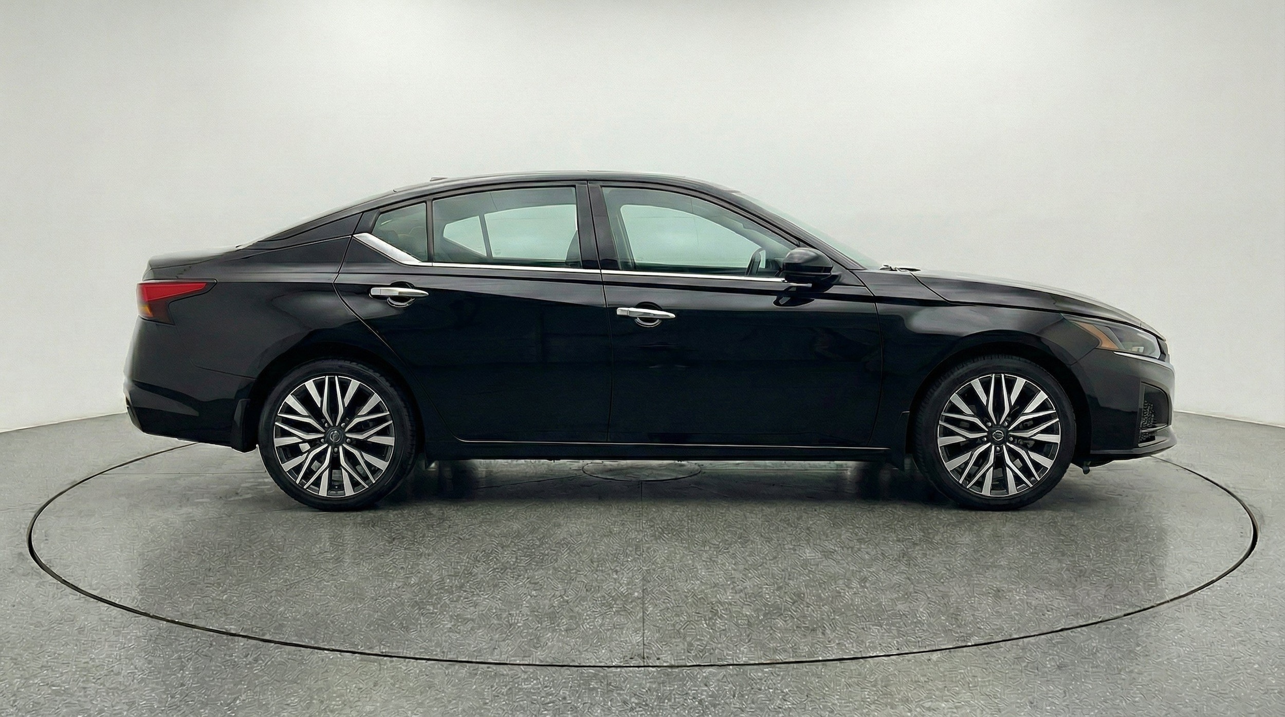 Thumbnail: 2025 Nissan Altima - 11