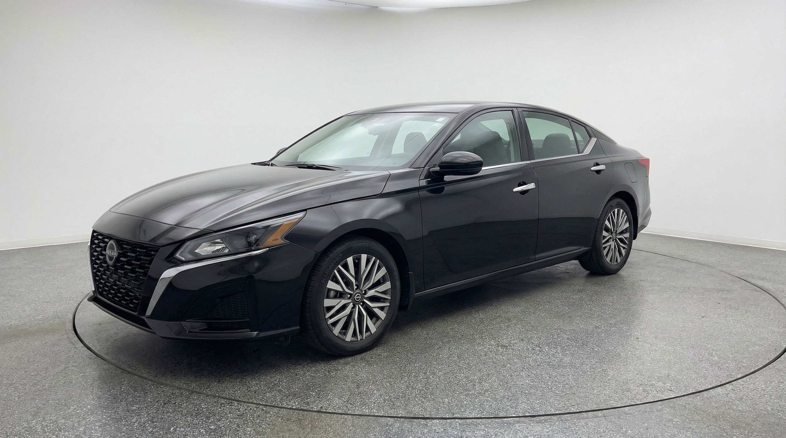 Thumbnail: 2025 Nissan Altima - 3