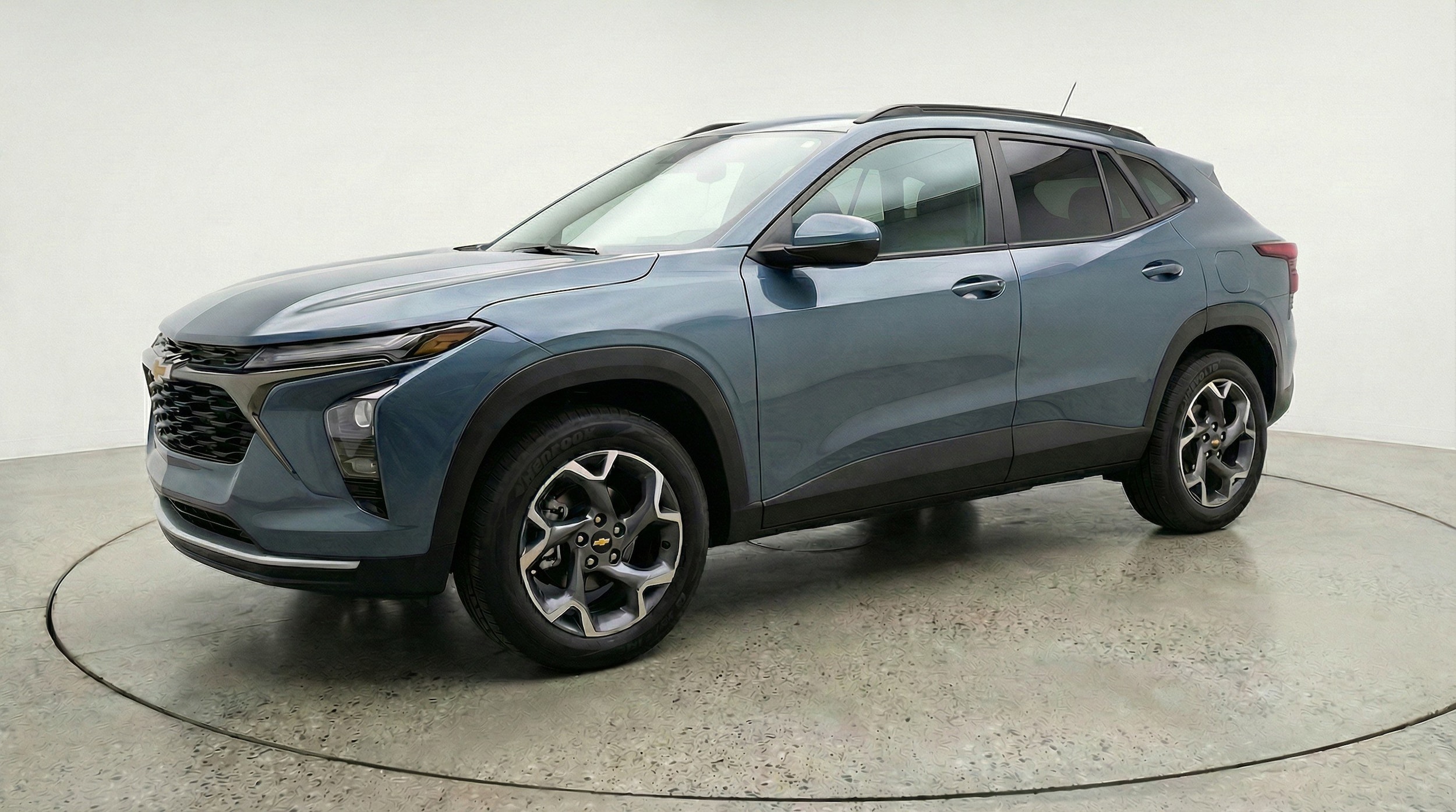 Thumbnail: 2025 Chevrolet Trax - 3