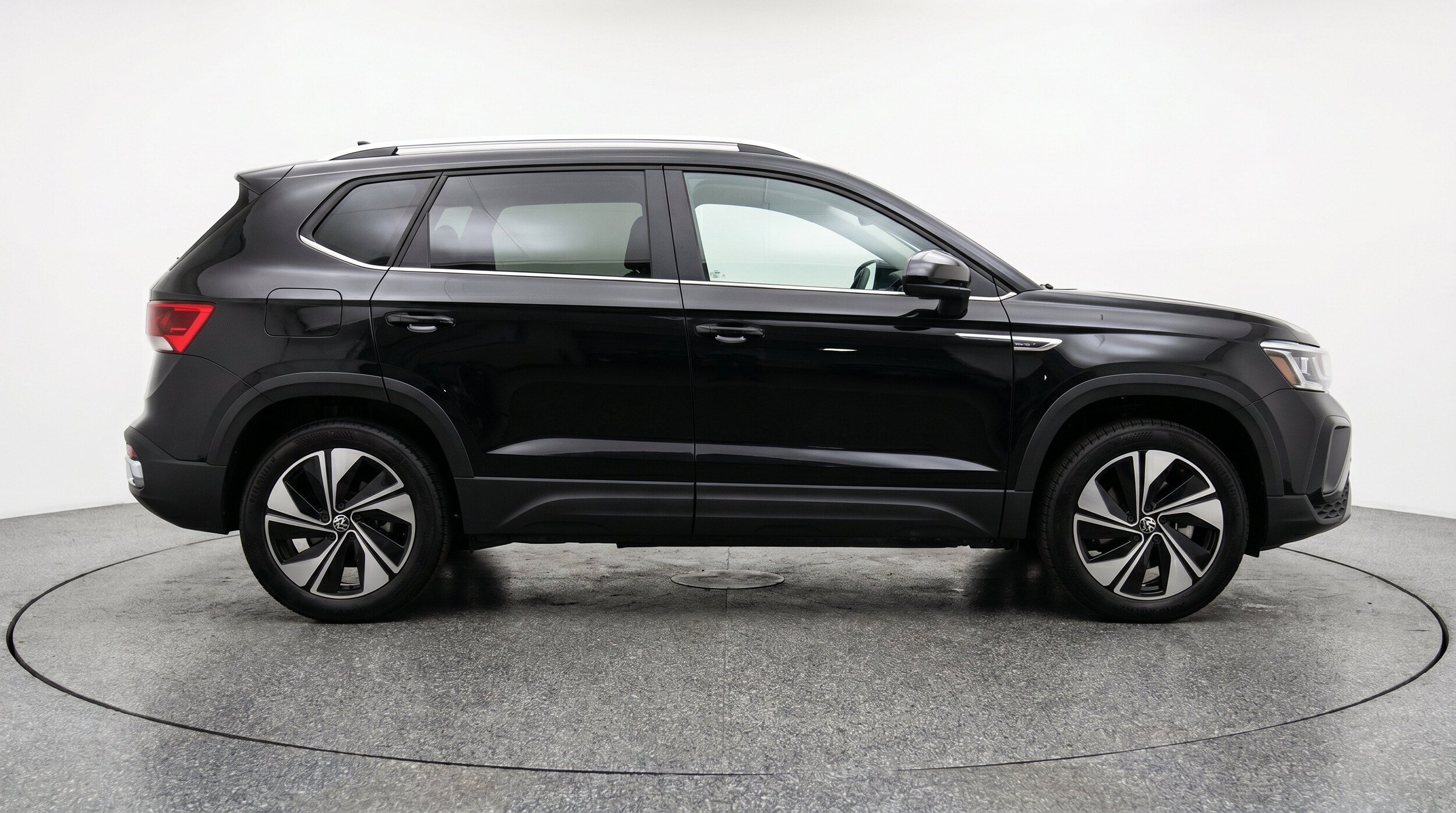 Thumbnail: 2025 Volkswagen Taos - 11