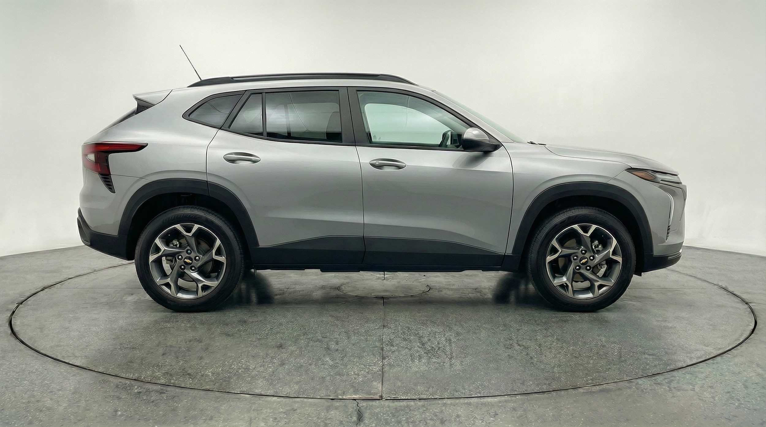 Thumbnail: 2025 Chevrolet Trax - 8