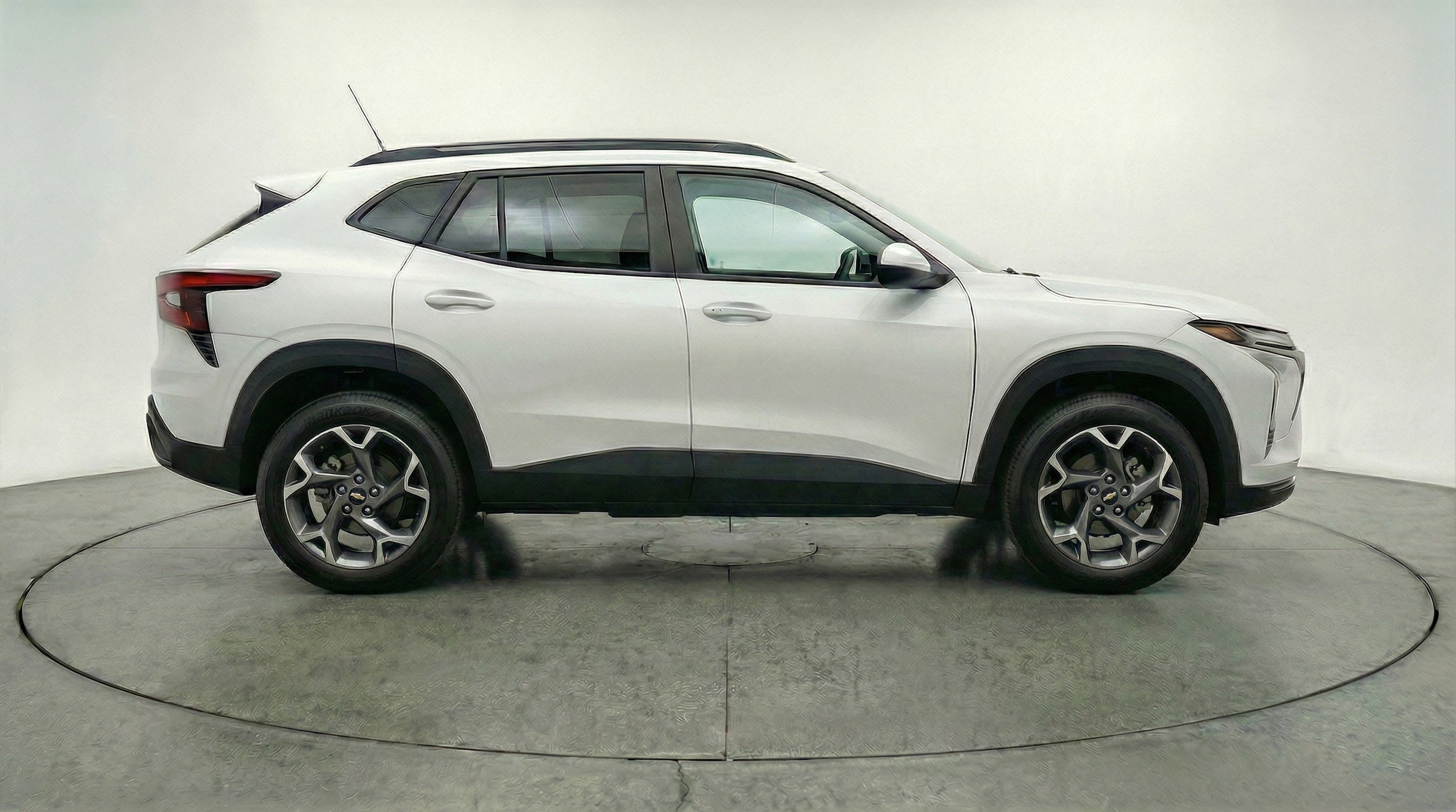 Thumbnail: 2025 Chevrolet Trax - 11