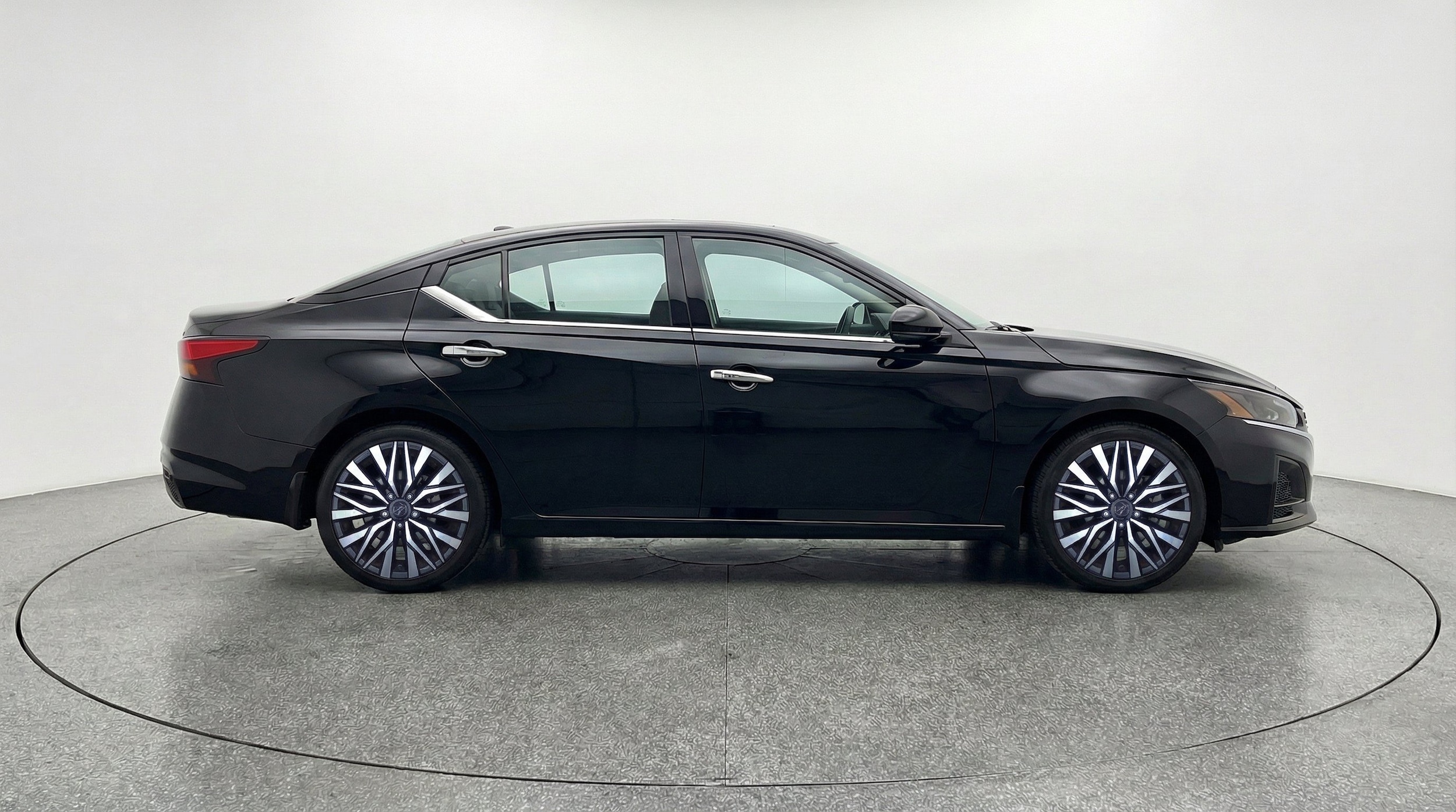 Thumbnail: 2025 Nissan Altima - 11