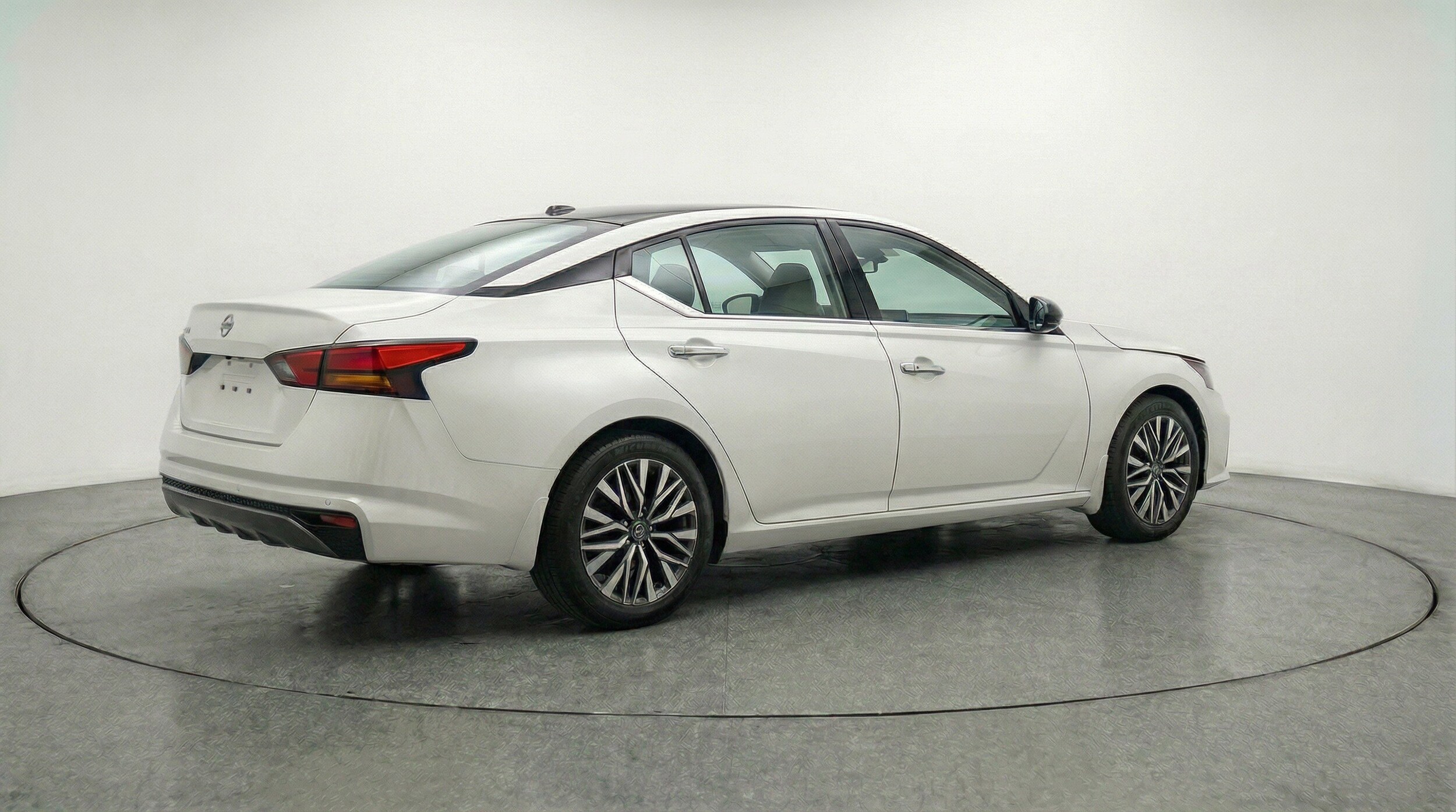 Thumbnail: 2025 Nissan Altima - 9