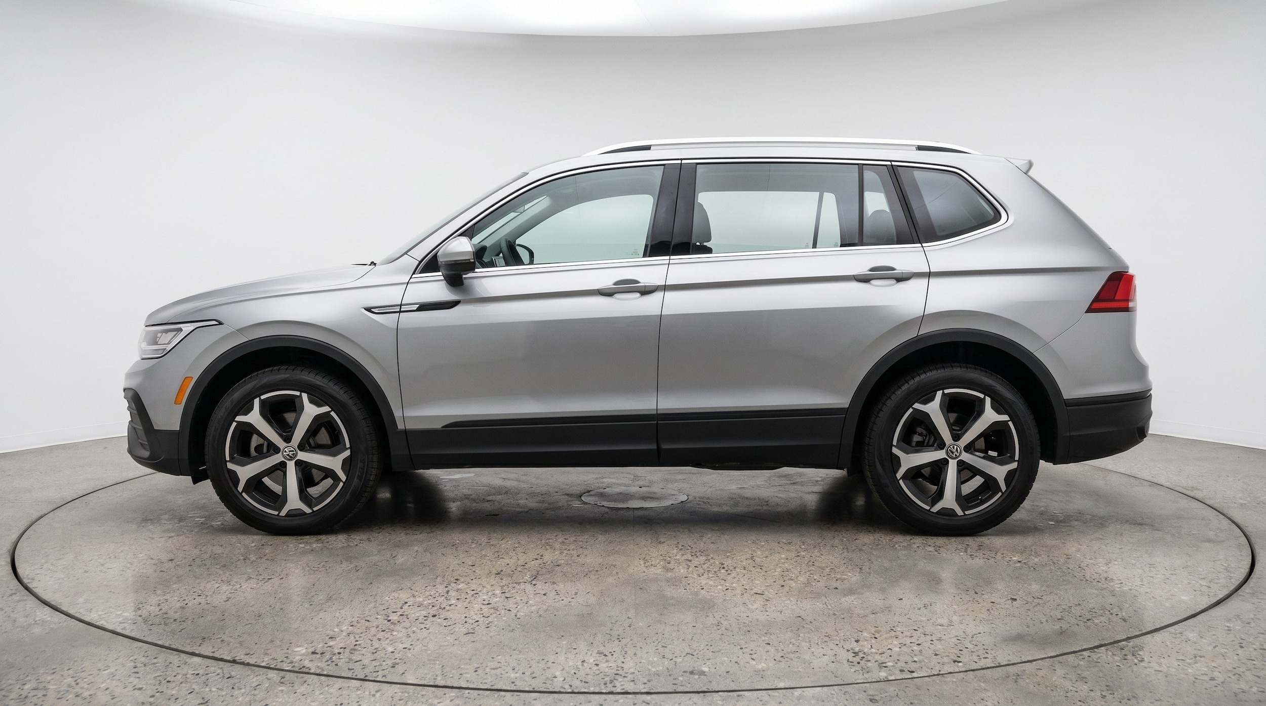 Thumbnail: 2026 Volkswagen Tiguan - 5