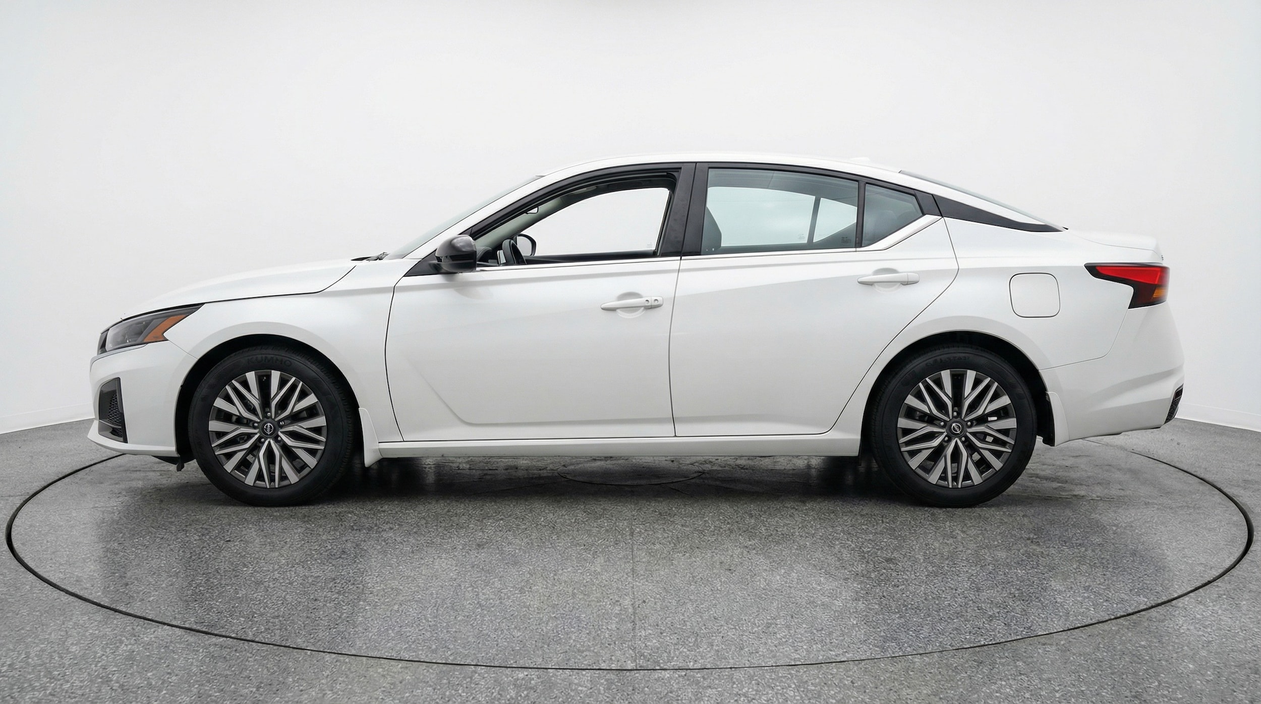 Thumbnail: 2025 Nissan Altima - 4