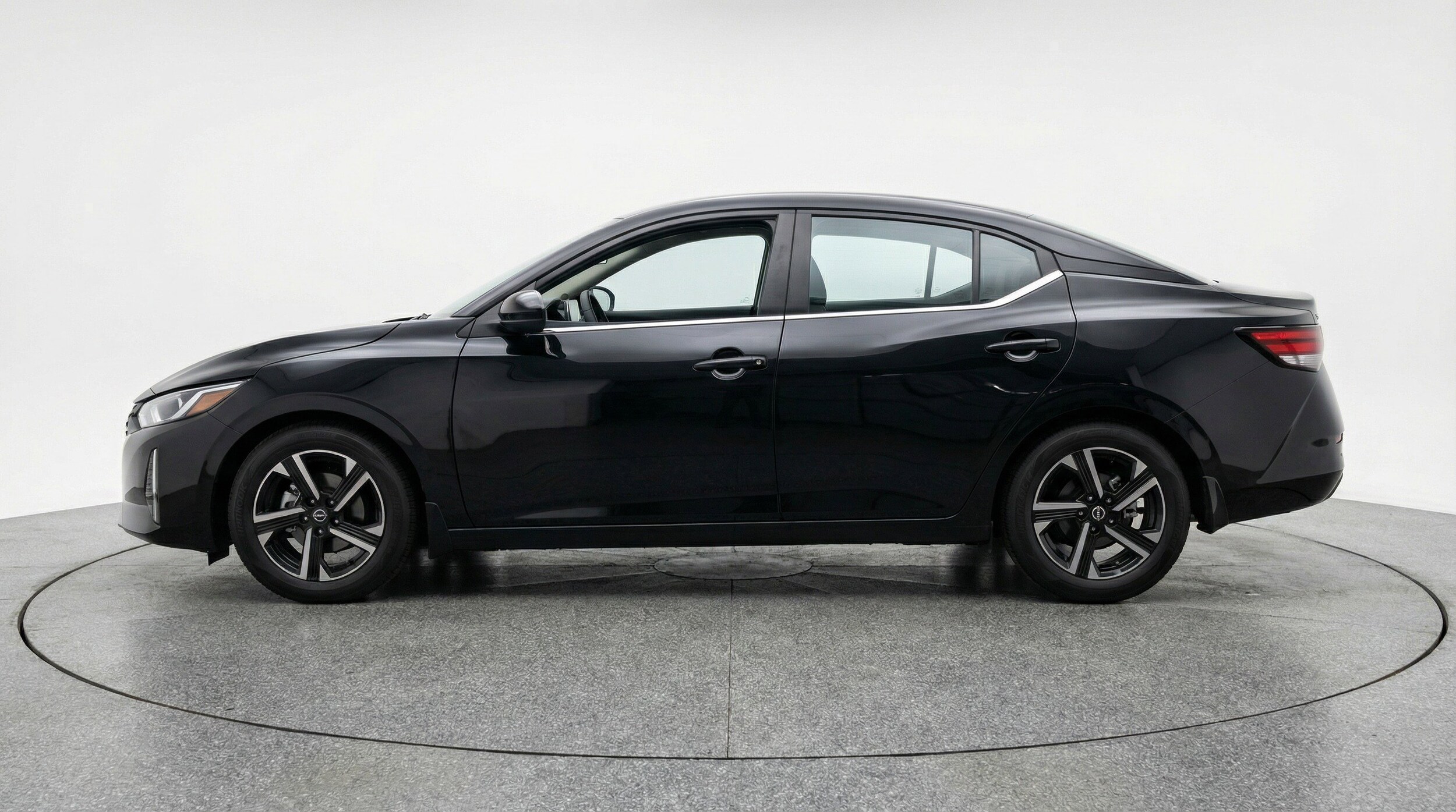 Thumbnail: 2025 Nissan Sentra - 5