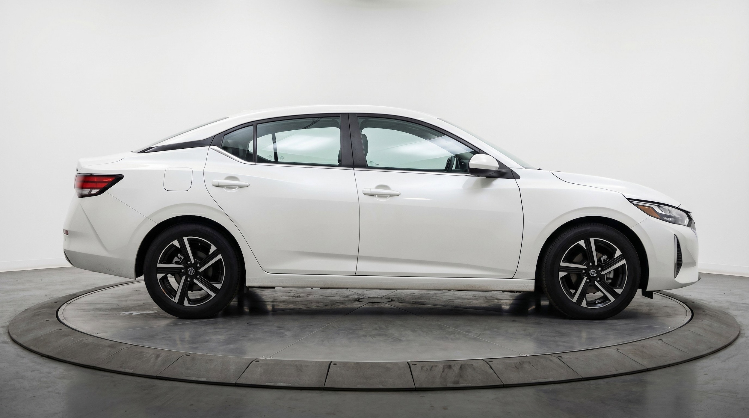 Thumbnail: 2025 Nissan Sentra - 11