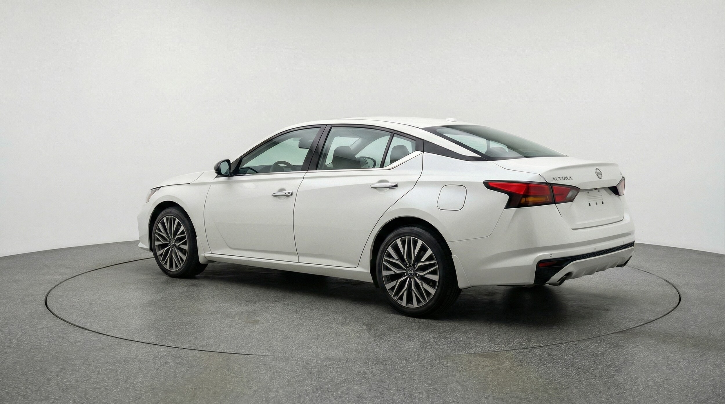 Thumbnail: 2025 Nissan Altima - 5