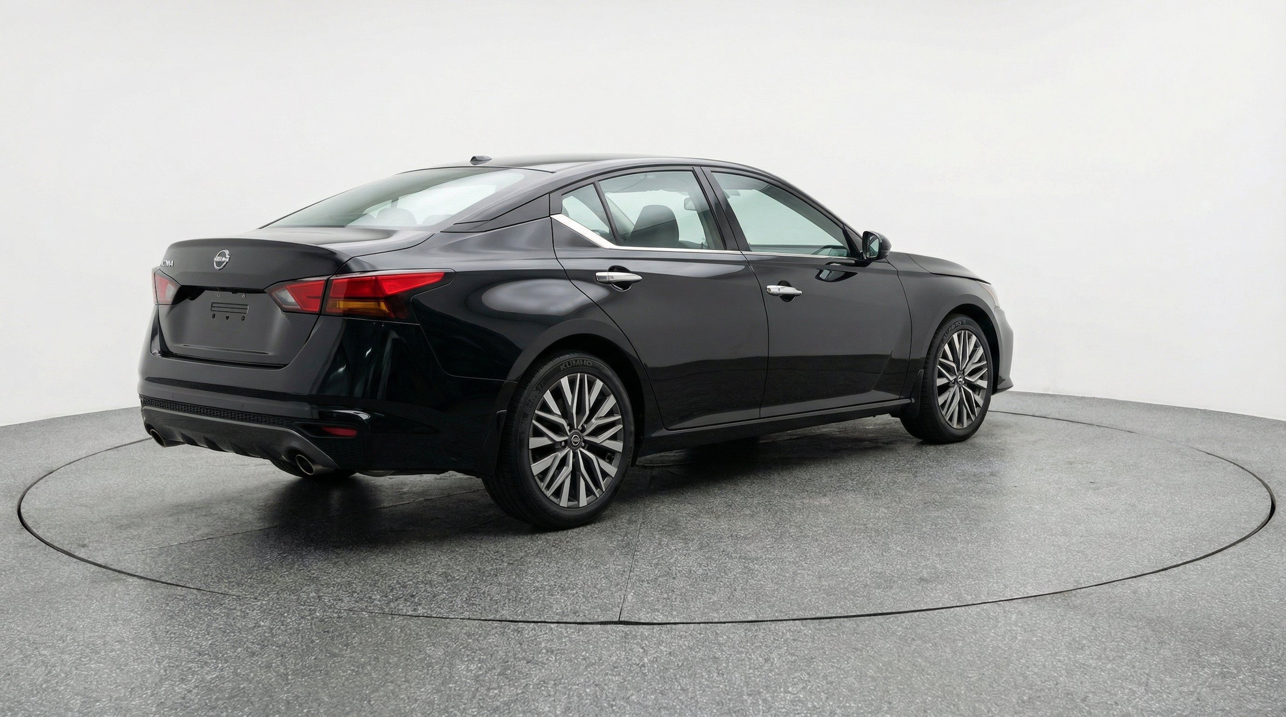 Thumbnail: 2025 Nissan Altima - 9