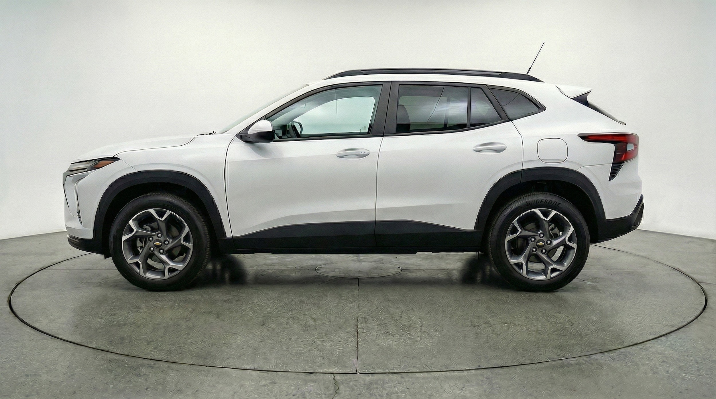 Thumbnail: 2025 Chevrolet Trax - 5