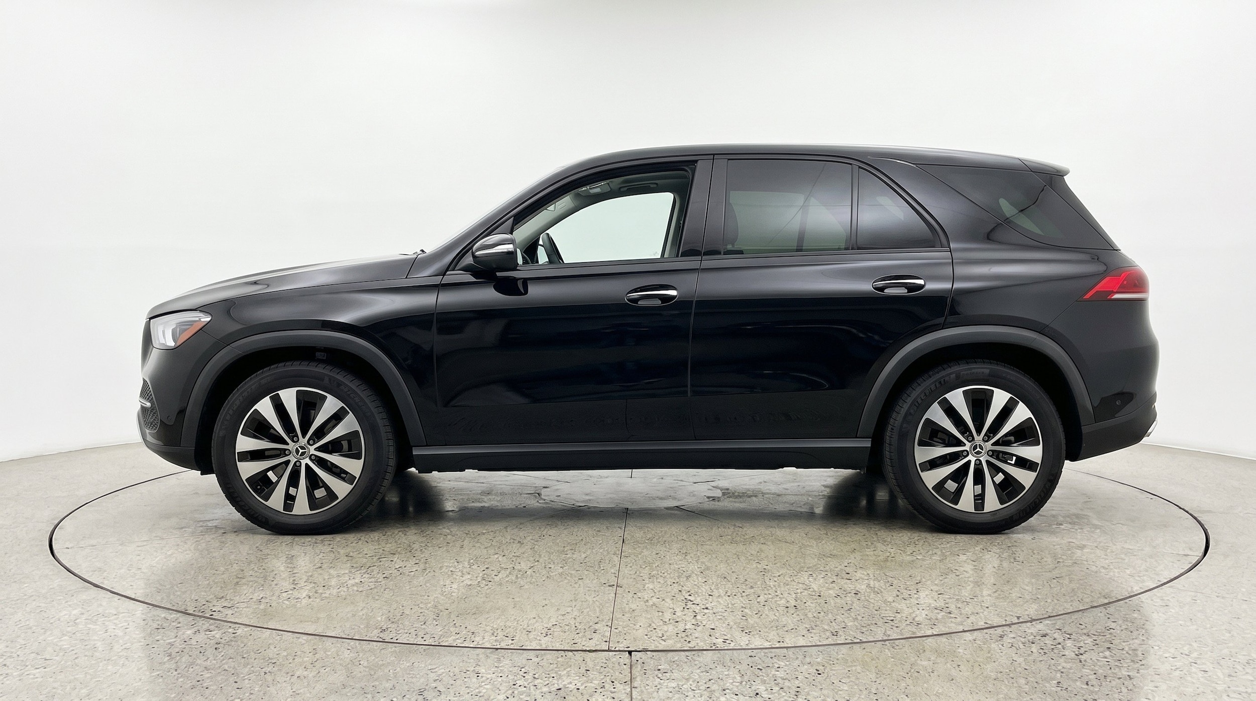 Thumbnail: 2026 Mercedes-Benz GLE - 5