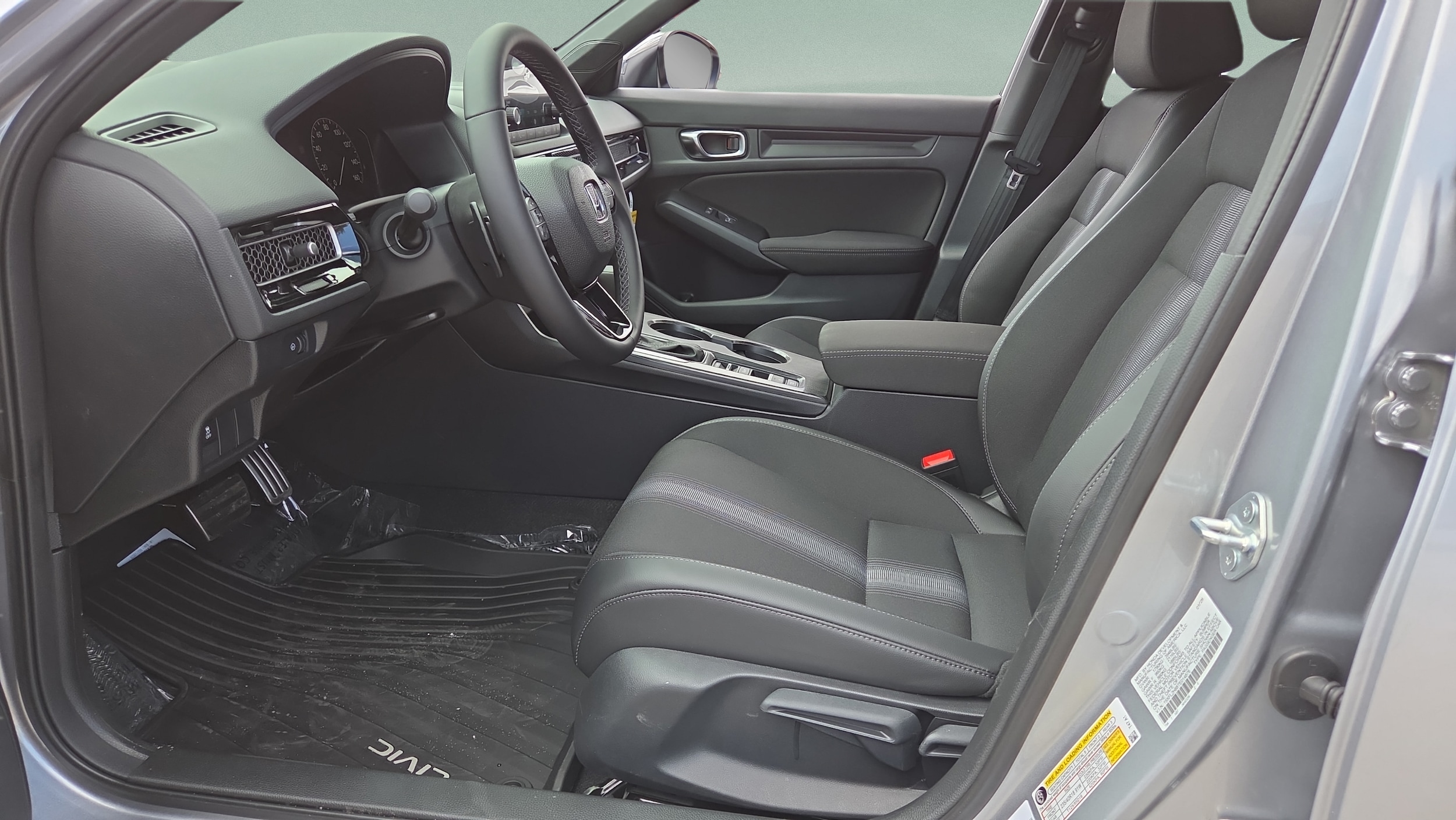 2026 Honda Civic Hatchback Sport - Photo 11