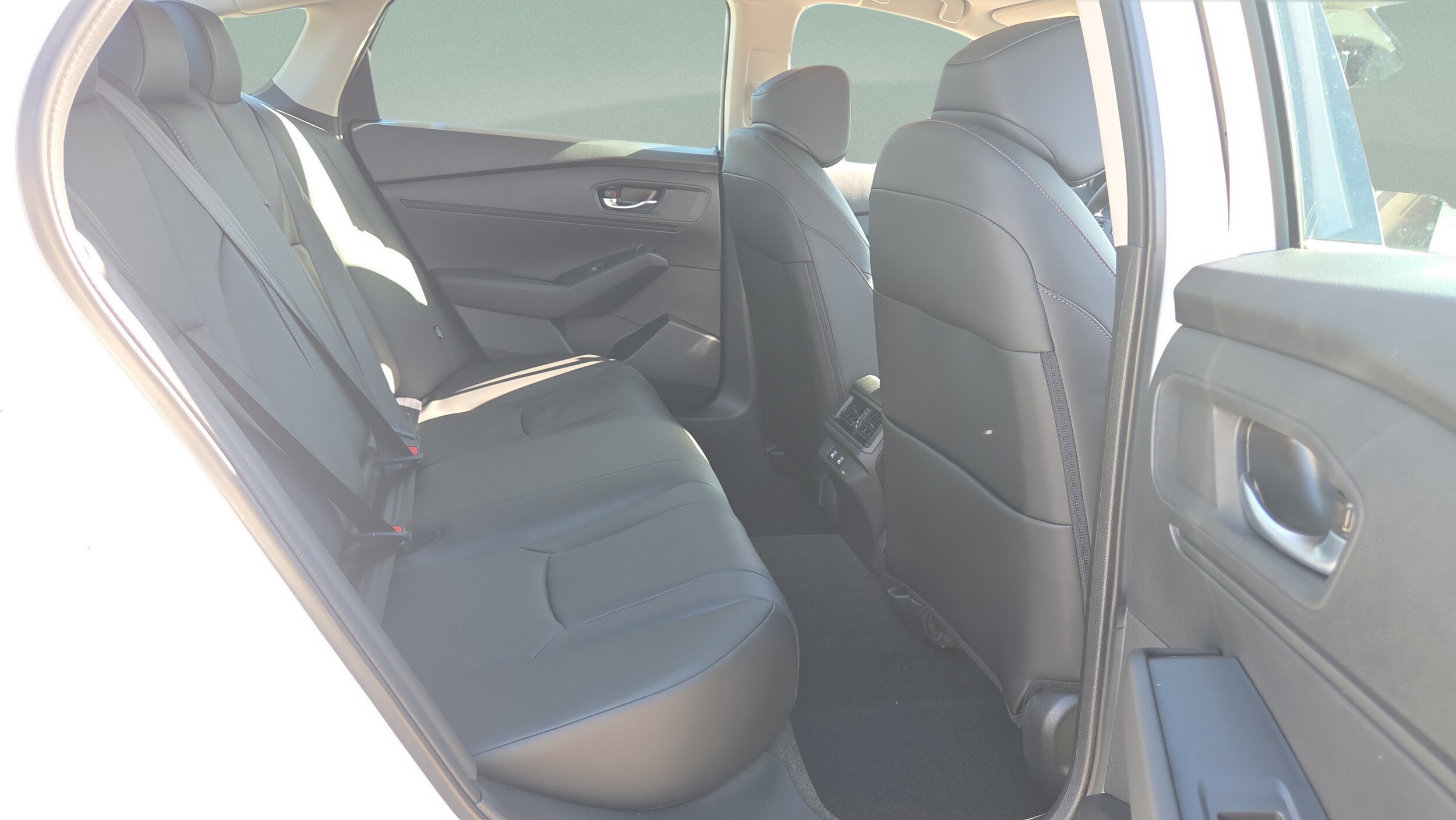 2026 Honda Accord Hybrid EX-L - Photo 18