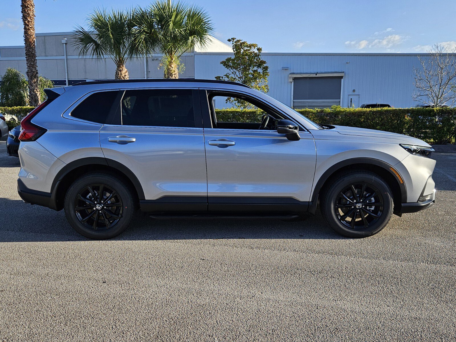 2025 Honda CR-V Hybrid Sport photo 3