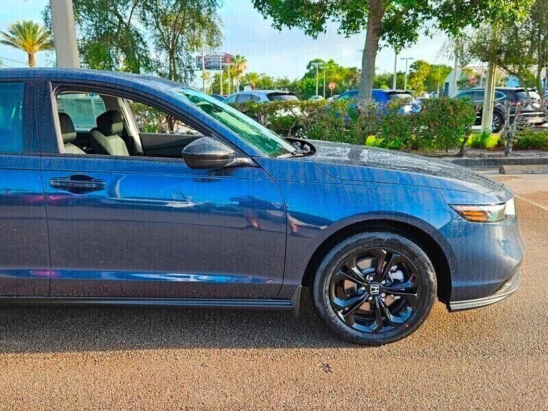 2025 Honda Accord SE photo 2