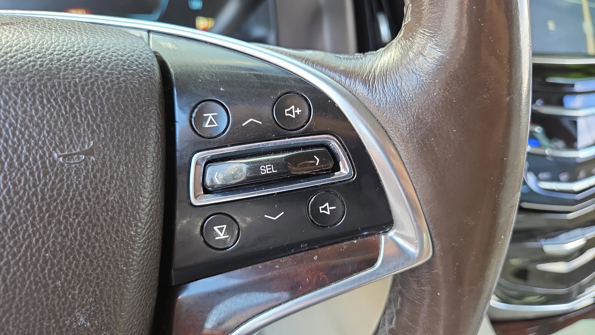 2015 Cadillac Escalade Luxury - Photo 23