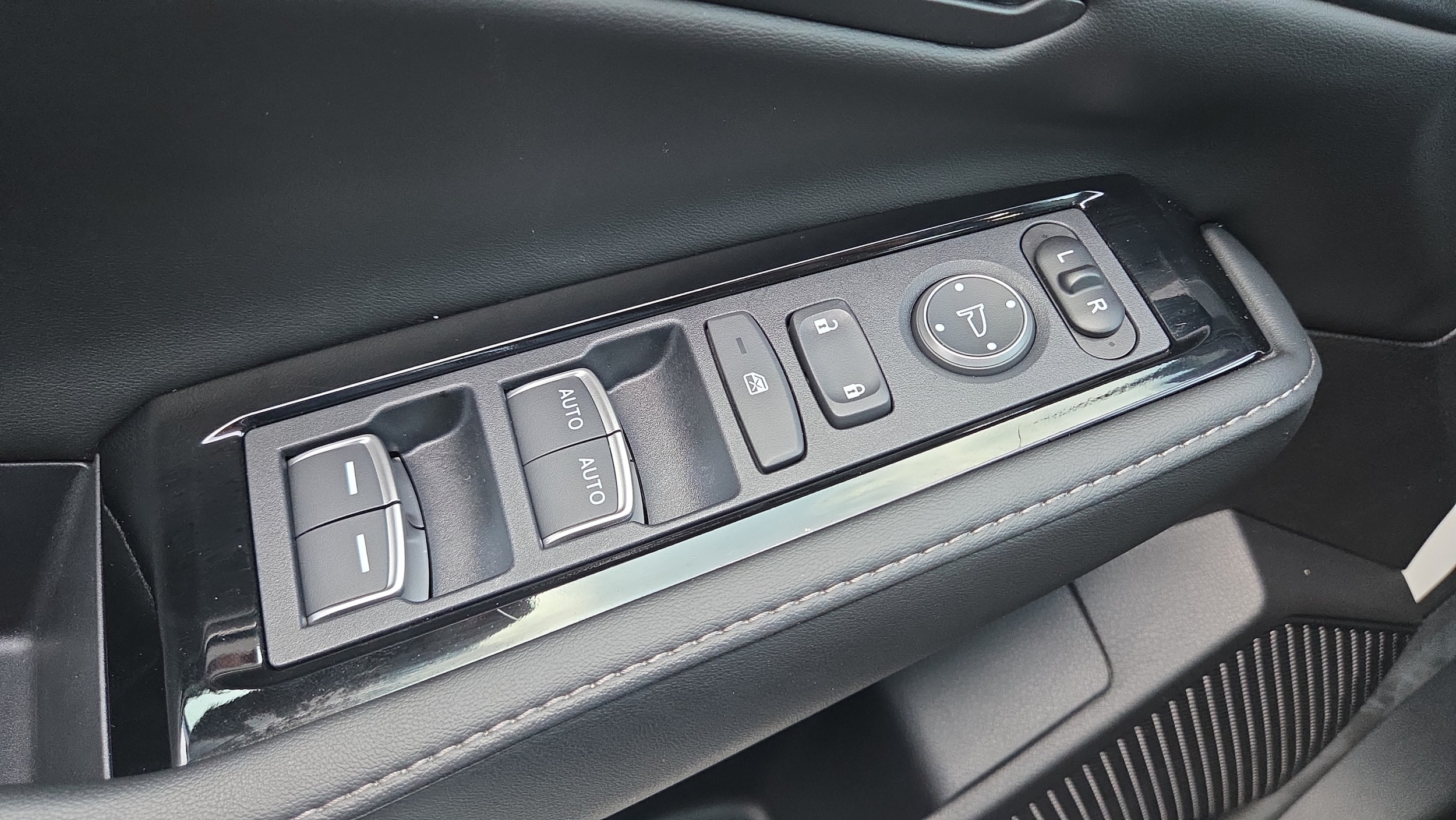 2025 Honda Accord Hybrid Touring - Photo 35