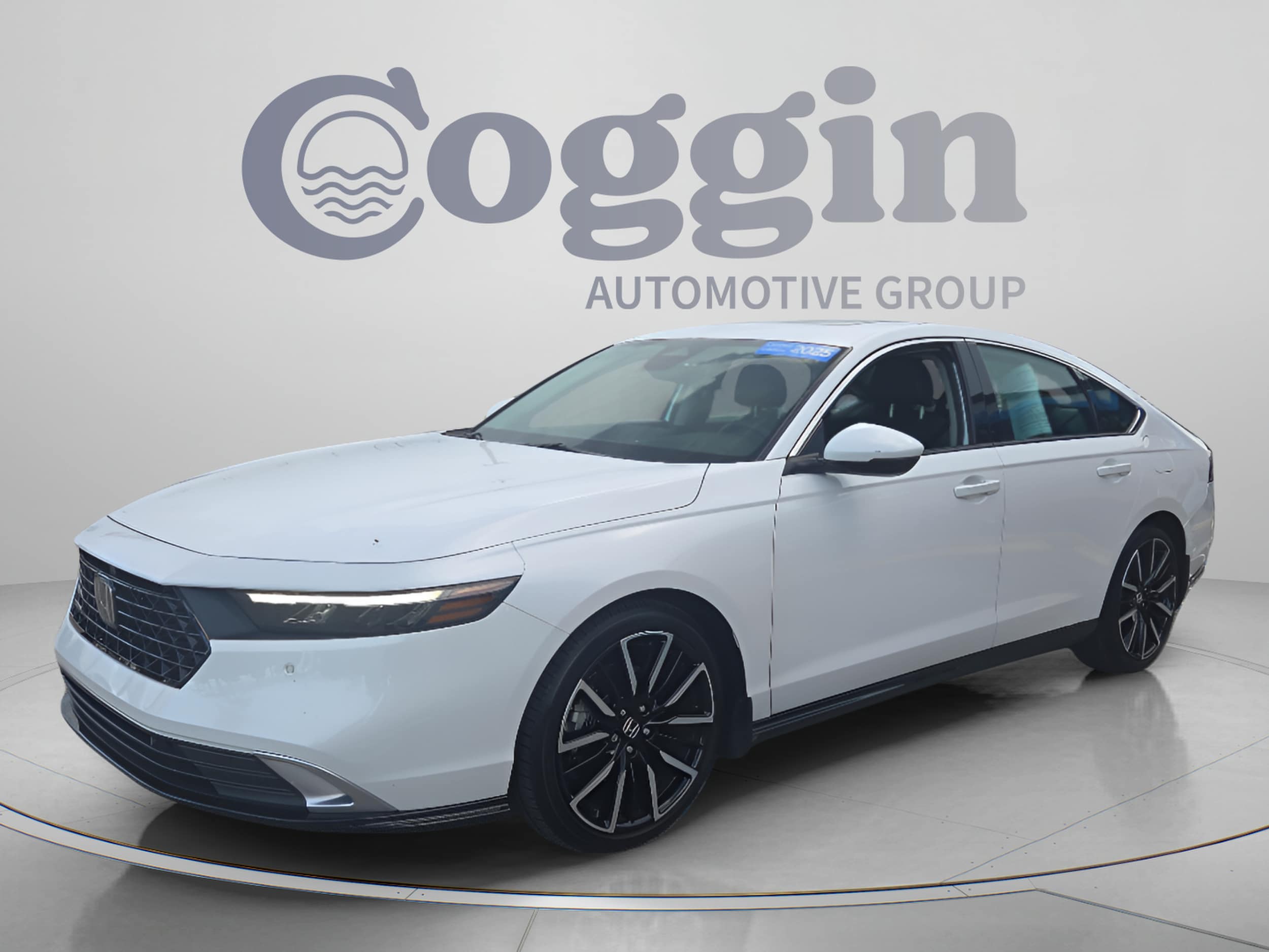2025 Honda Accord Hybrid Touring - Photo 1