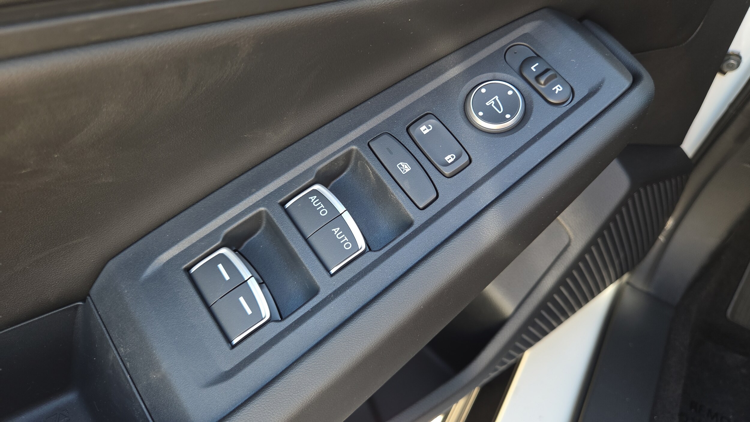 2026 Honda Accord Hybrid EX-L - Photo 36