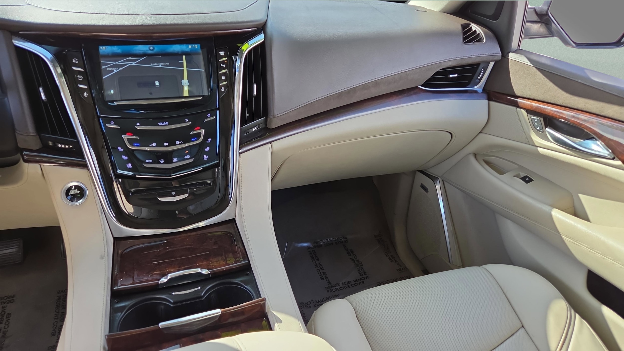2015 Cadillac Escalade Luxury - Photo 16