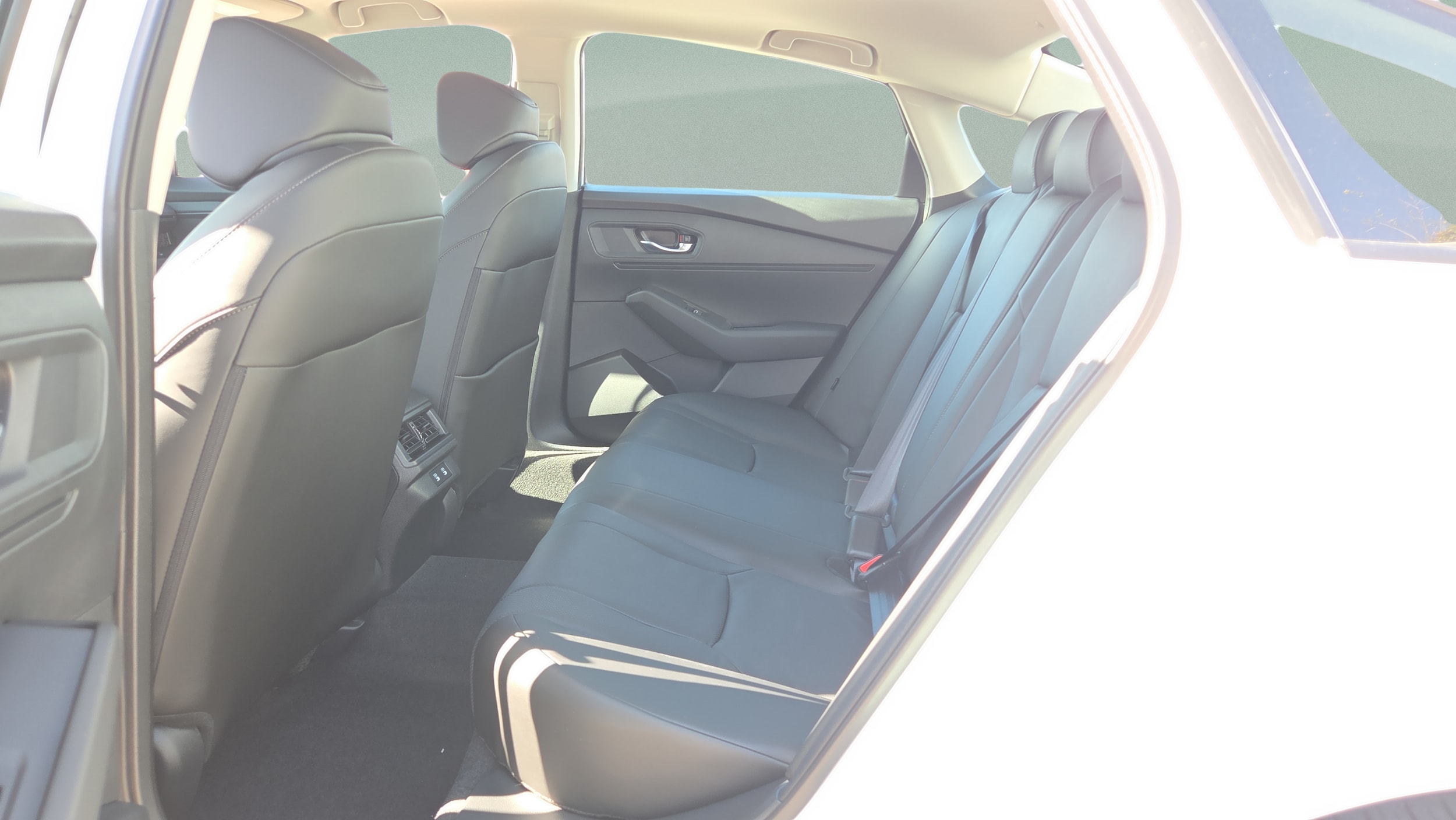 2026 Honda Accord Hybrid EX-L - Photo 12