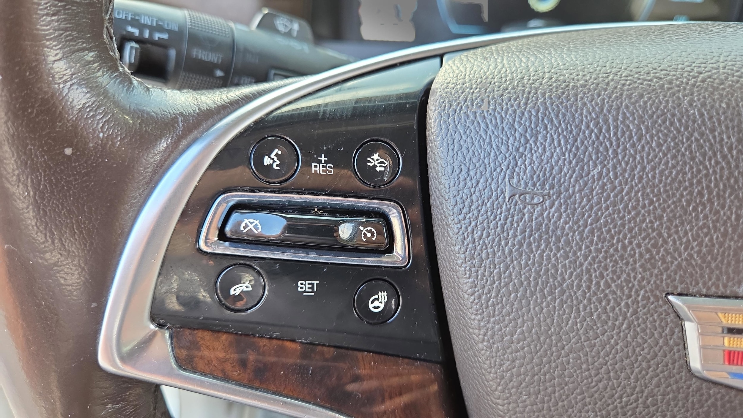 2015 Cadillac Escalade Luxury - Photo 22