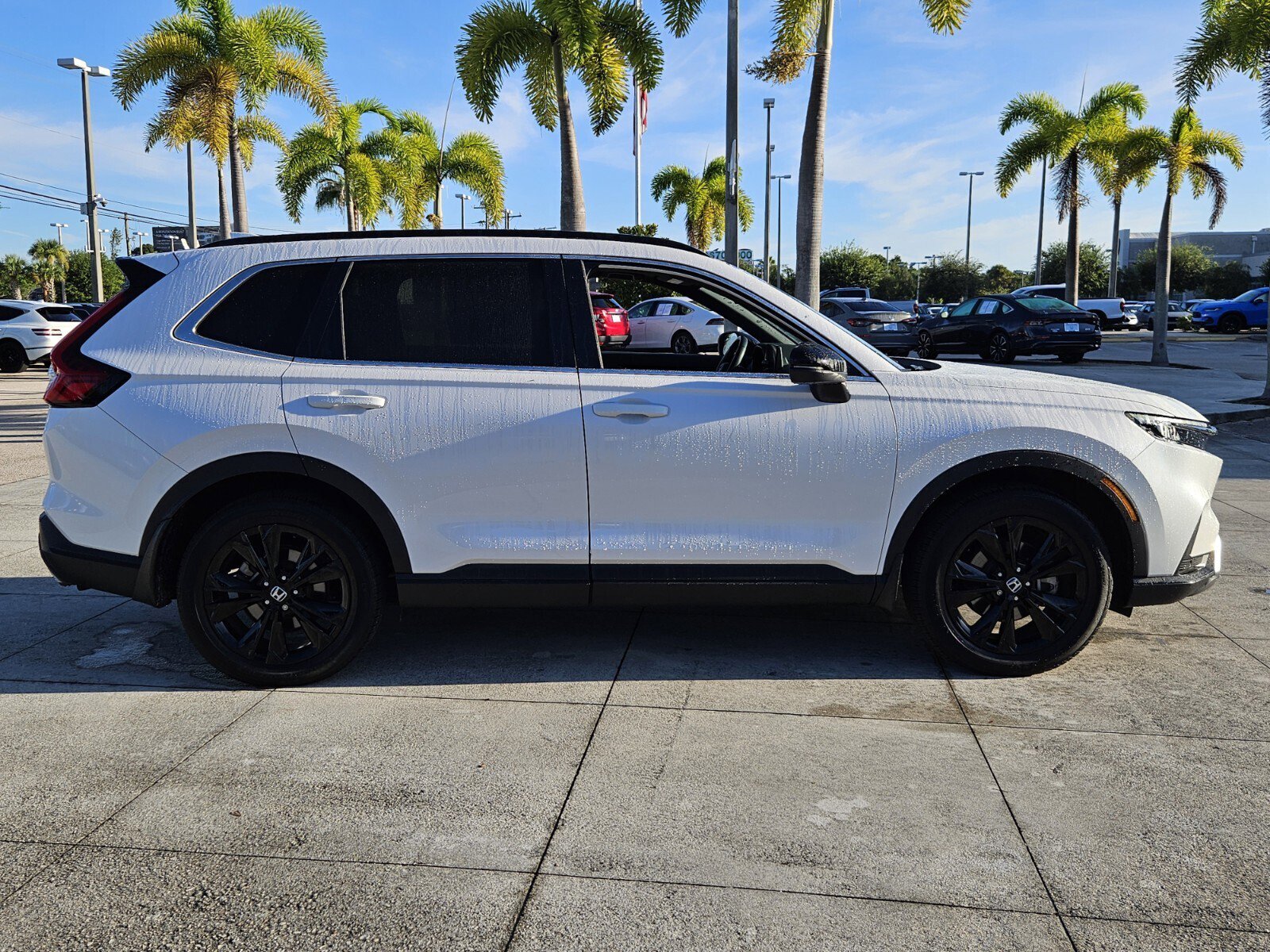 2023 Honda CR-V Hybrid Sport Touring photo 3