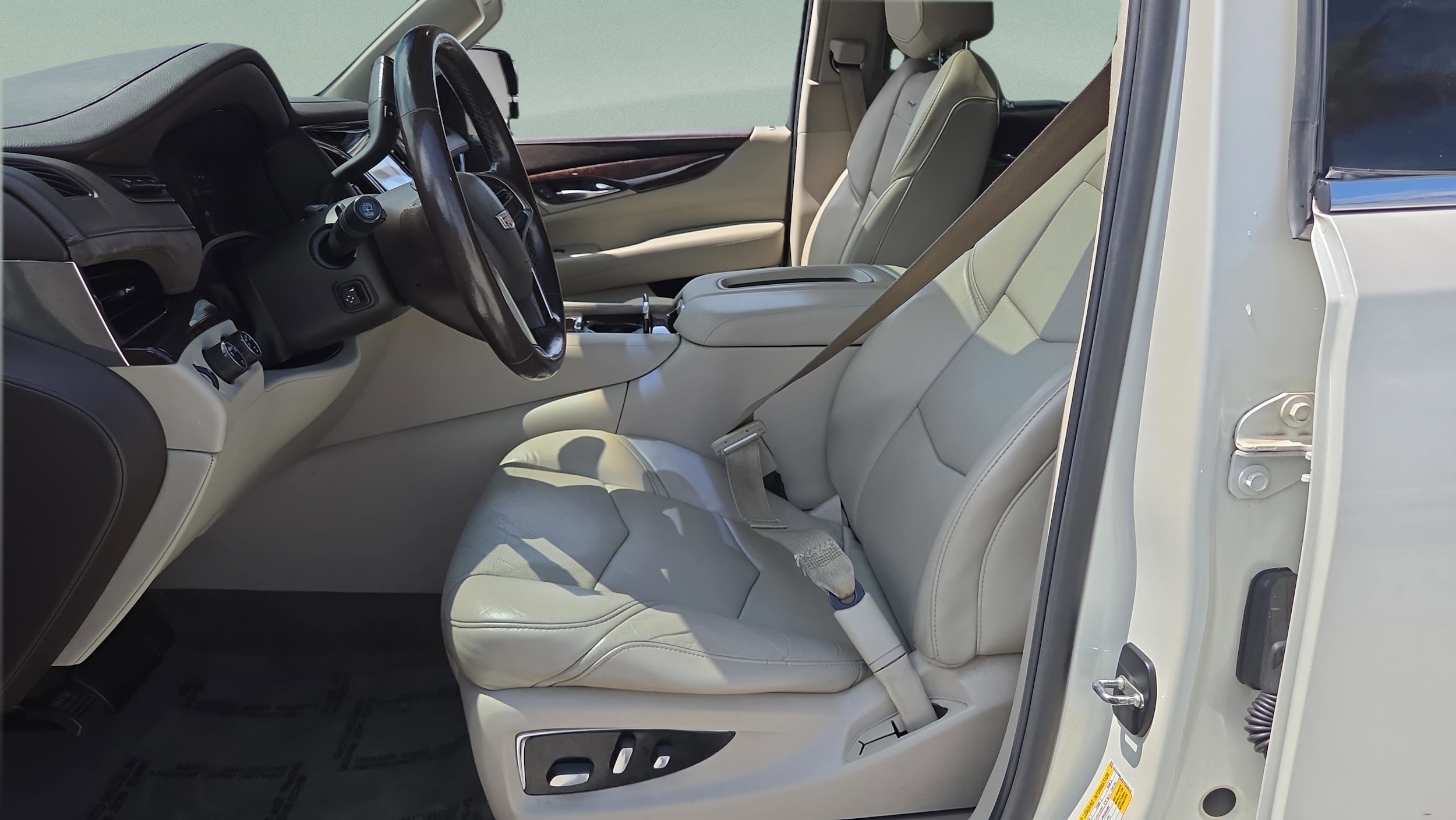 2015 Cadillac Escalade Luxury - Photo 10