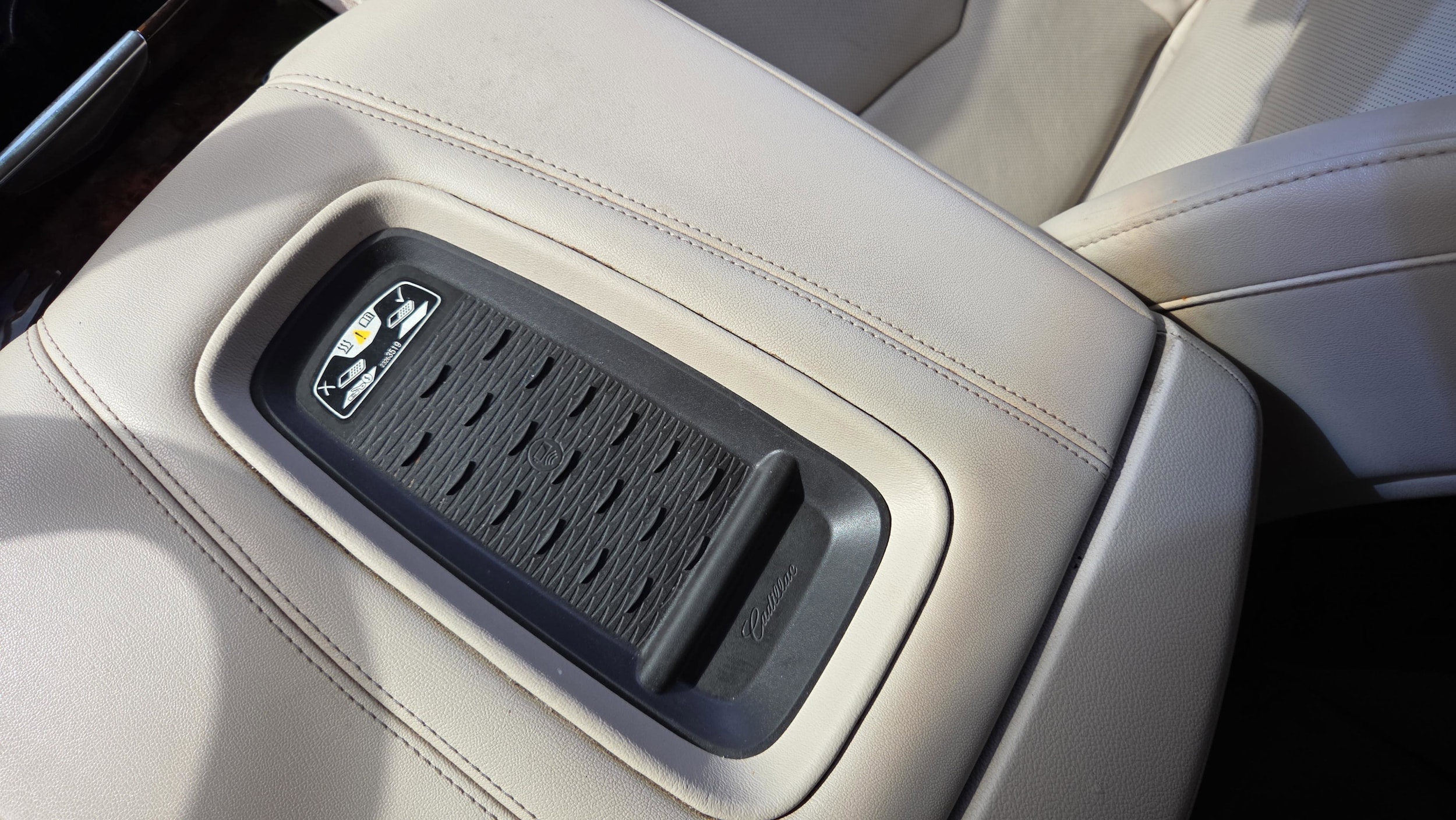 2015 Cadillac Escalade Luxury - Photo 32