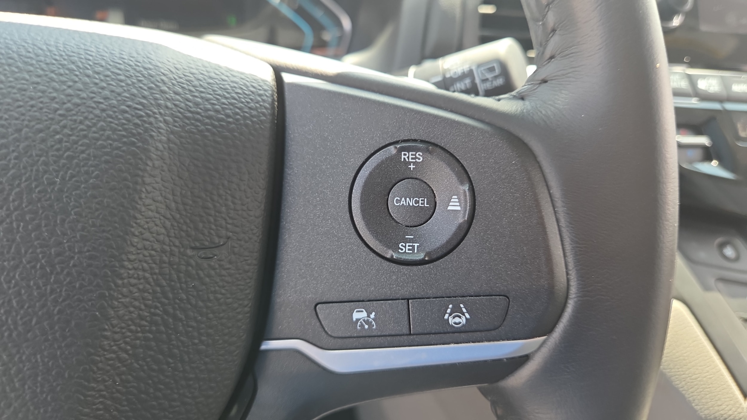 2024 Honda Odyssey EX-L - Photo 25