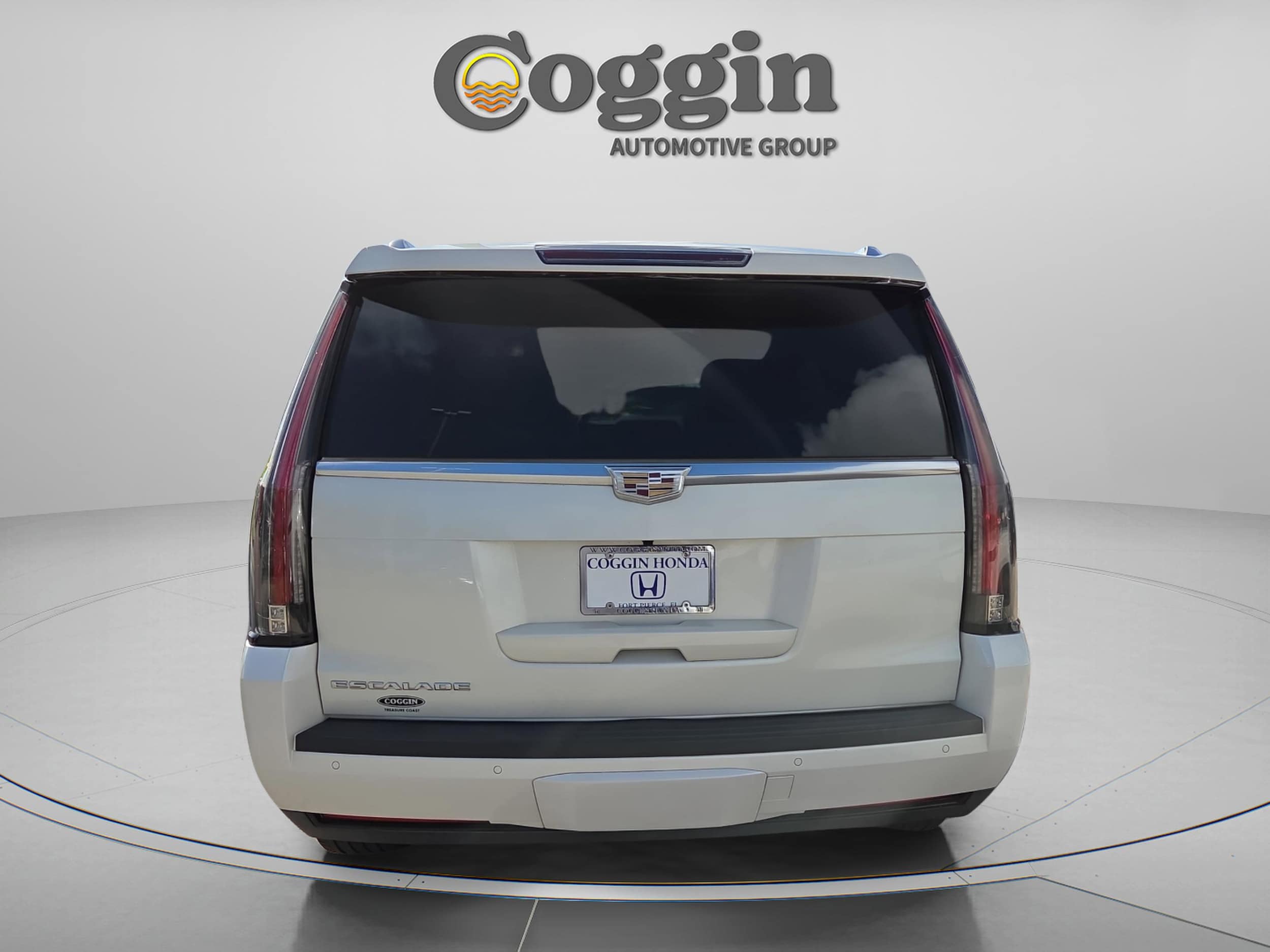 2015 Cadillac Escalade Luxury - Photo 6