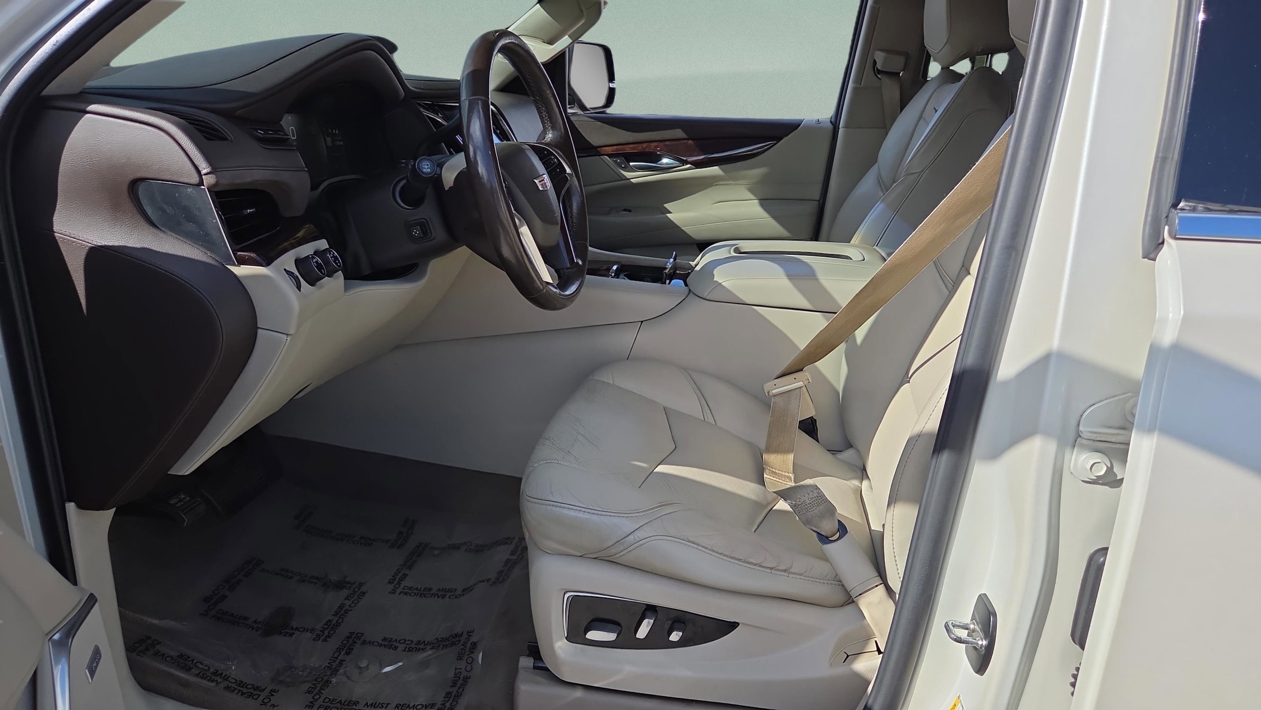 2015 Cadillac Escalade Luxury - Photo 11