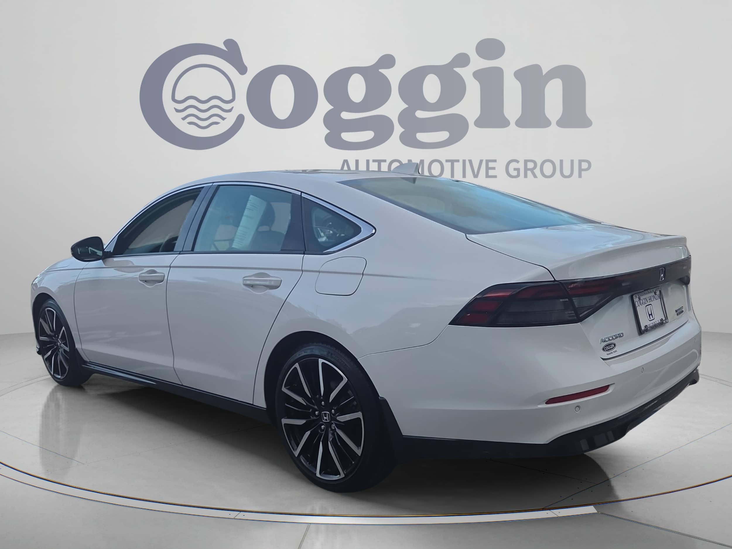 2025 Honda Accord Hybrid Touring - Photo 4
