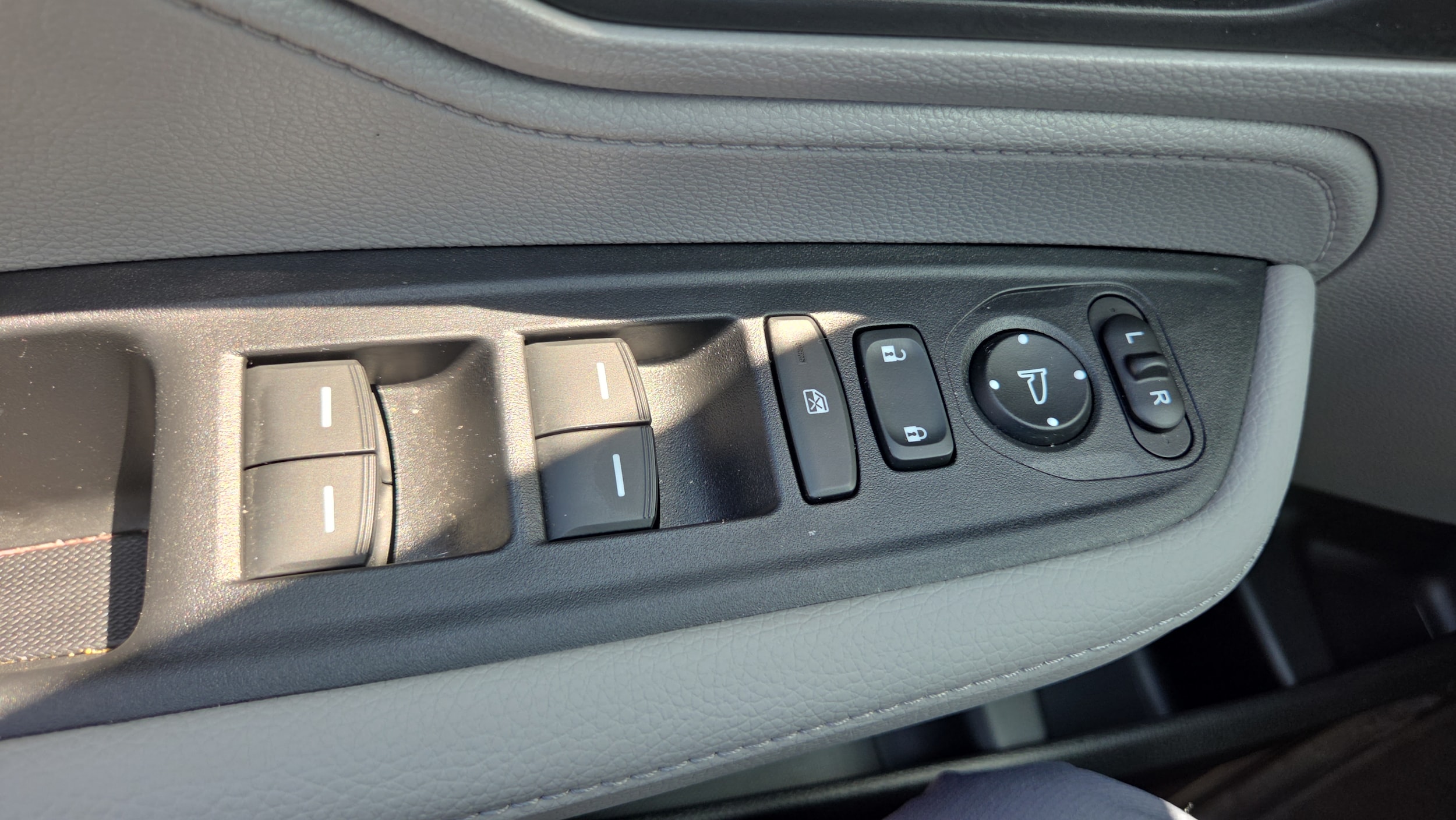 2024 Honda Odyssey EX-L - Photo 35